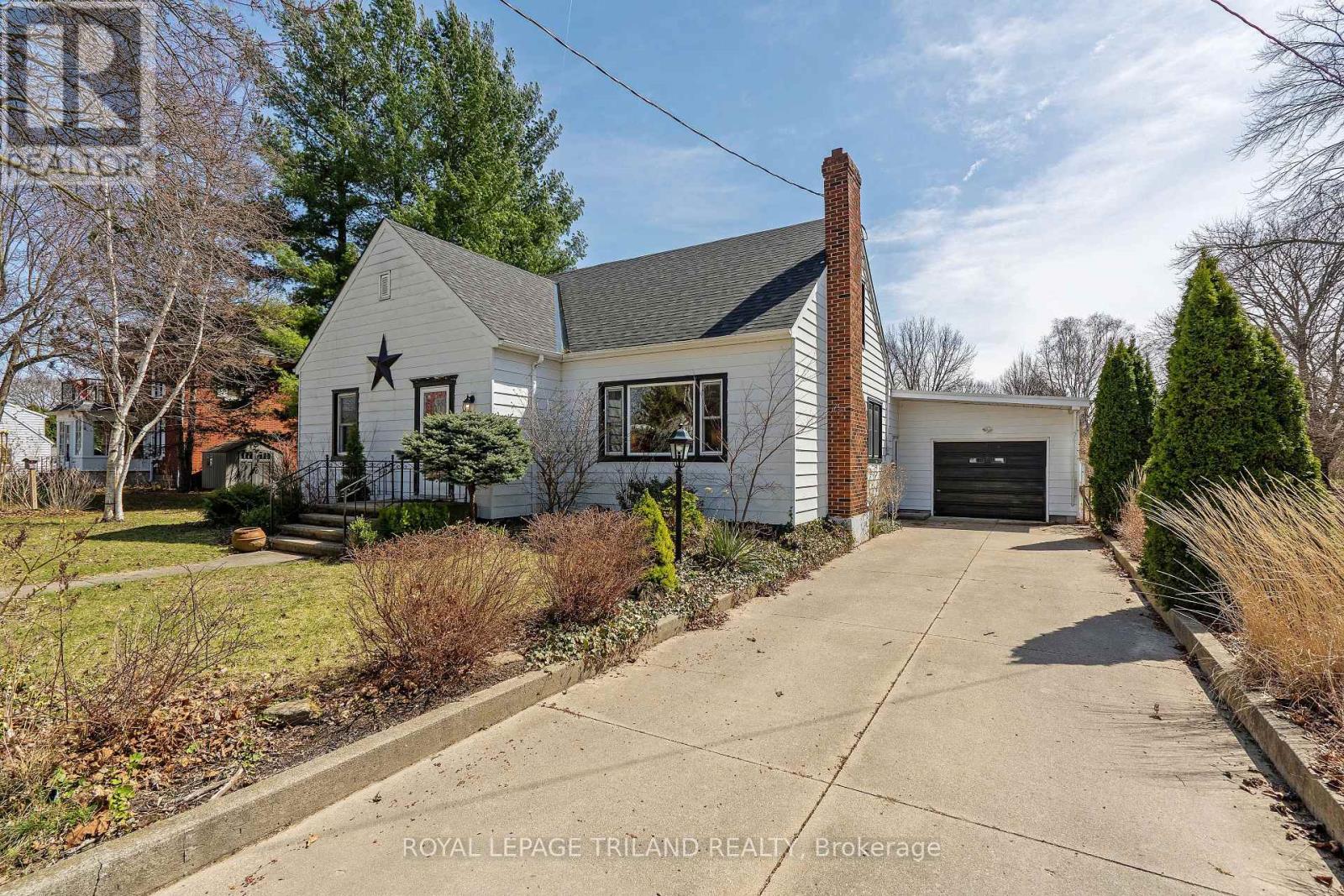 192 Queen Street, West Elgin, Ontario  N0L 2C0 - Photo 2 - X12062508
