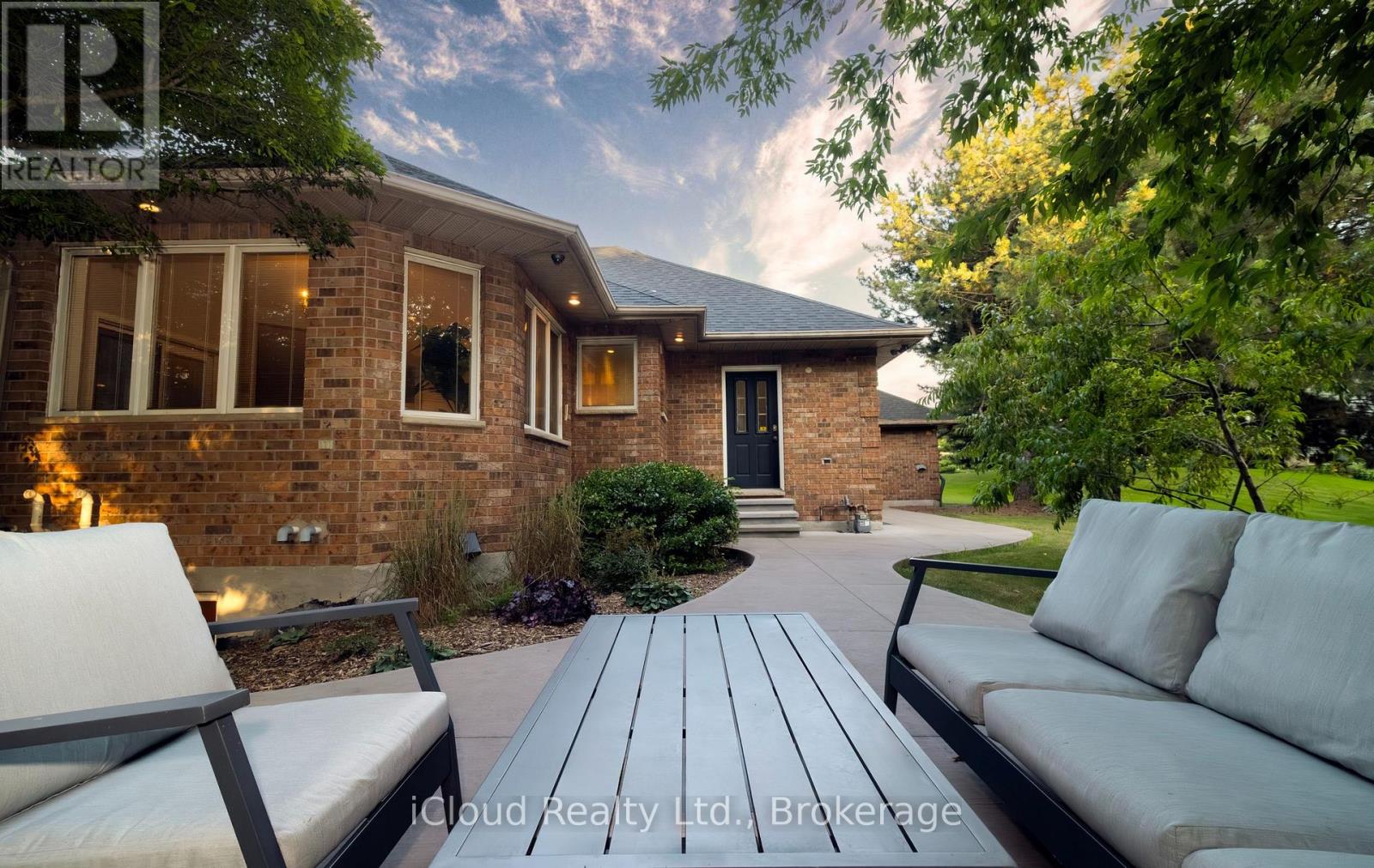 163 Wheelihan Way, Milton (Campbellville), Ontario  L0P 0A1 - Photo 39 - W12326490