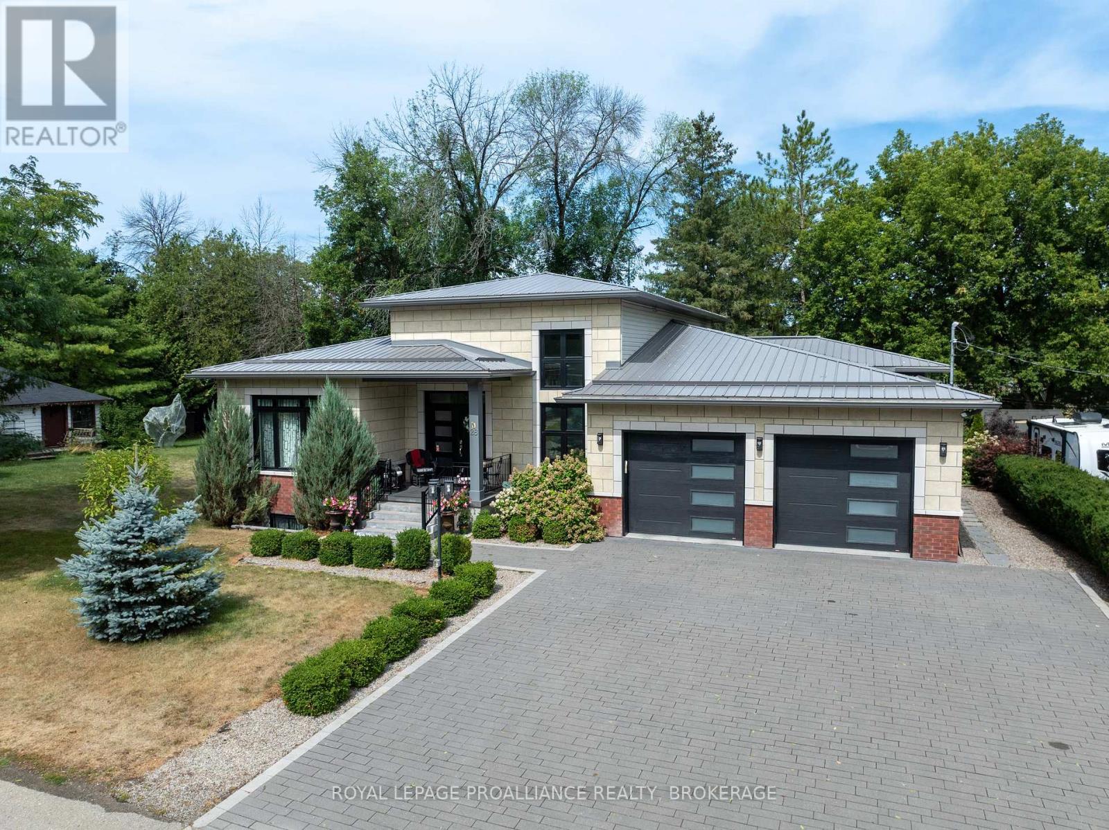 28 George Street, Westport, Ontario  K0G 1X0 - Photo 1 - X12351892