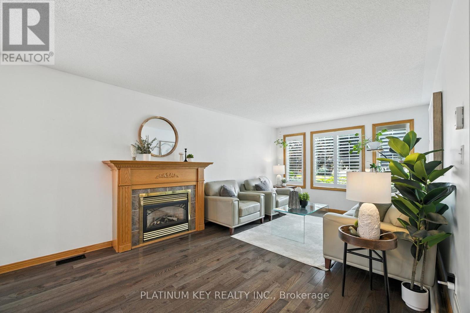 469 Riverview Drive, Strathroy-Caradoc, Ontario  N7G 4A6 - Photo 6 - X12351900
