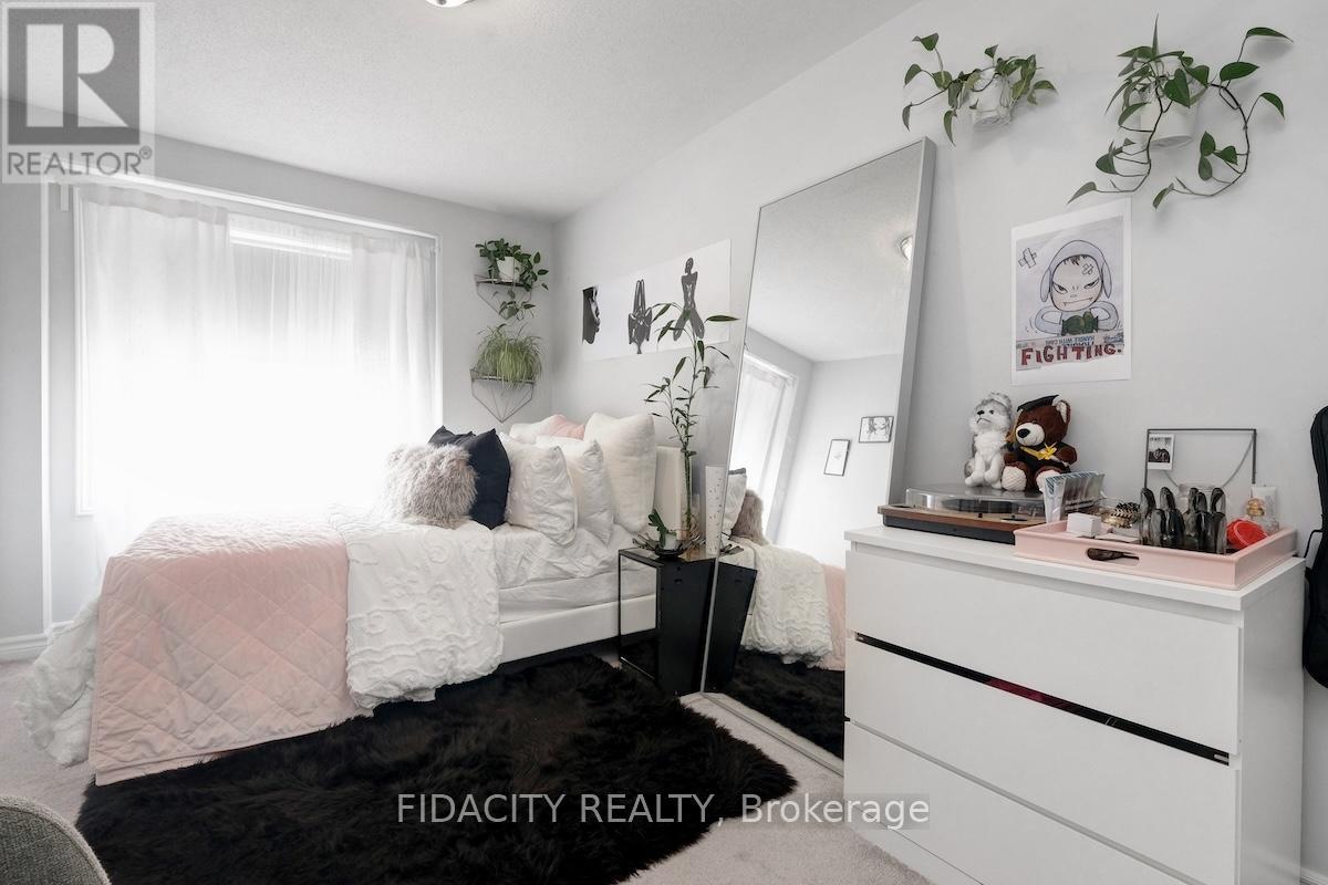 111 Gelderland Private, Ottawa, Ontario  K2V 0H8 - Photo 18 - X12351908