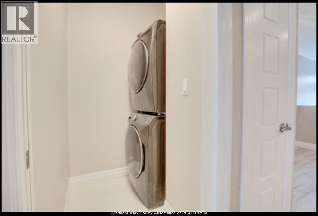 1954 Ethan Court, Windsor, Ontario  N8T 0B3 - Photo 6 - 25021043