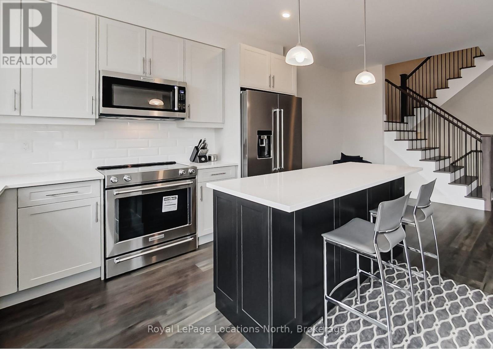 139 White Oak Crescent, Blue Mountains, Ontario  L9Y 5T5 - Photo 6 - X12351889