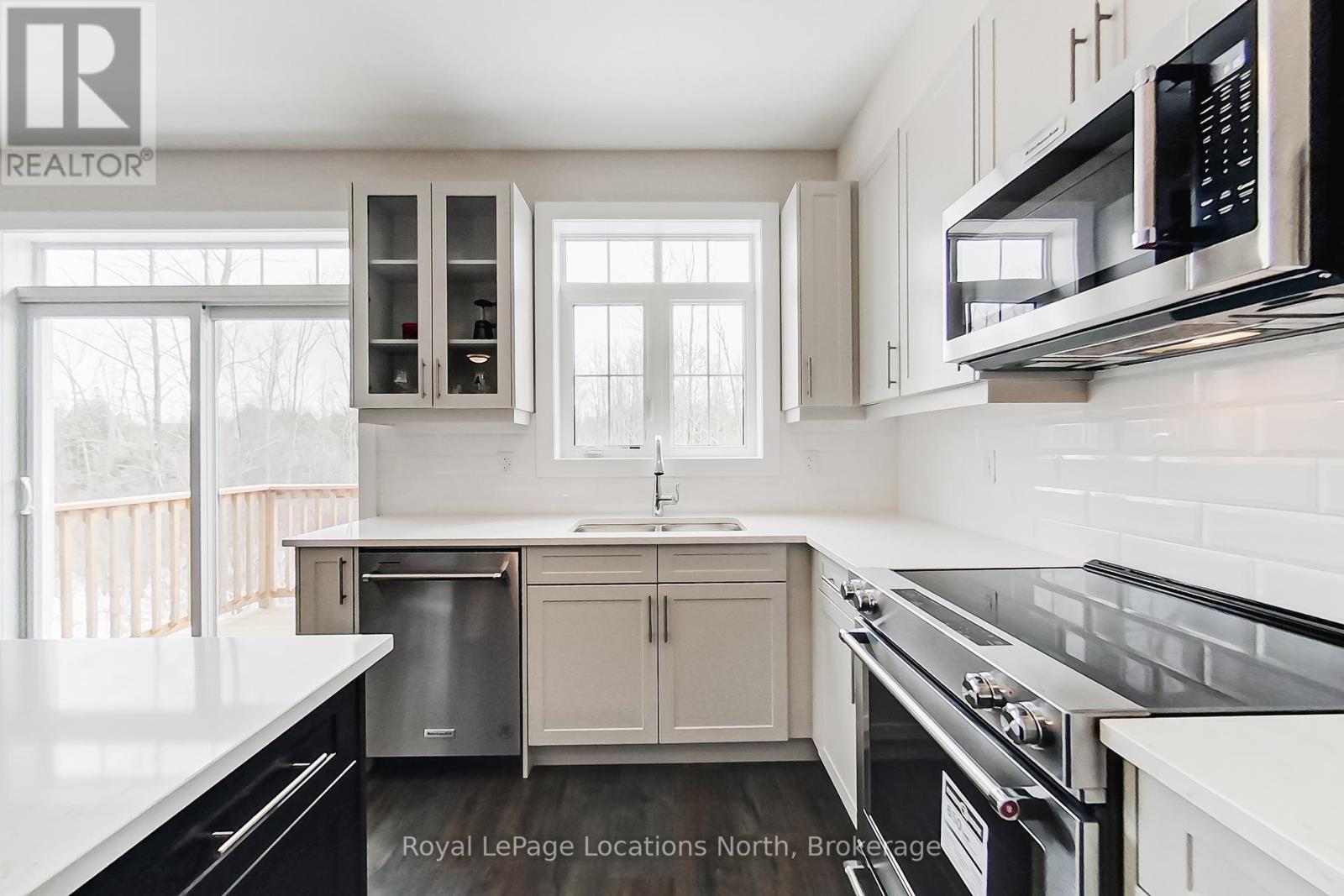 139 White Oak Crescent, Blue Mountains, Ontario  L9Y 5T5 - Photo 7 - X12351889