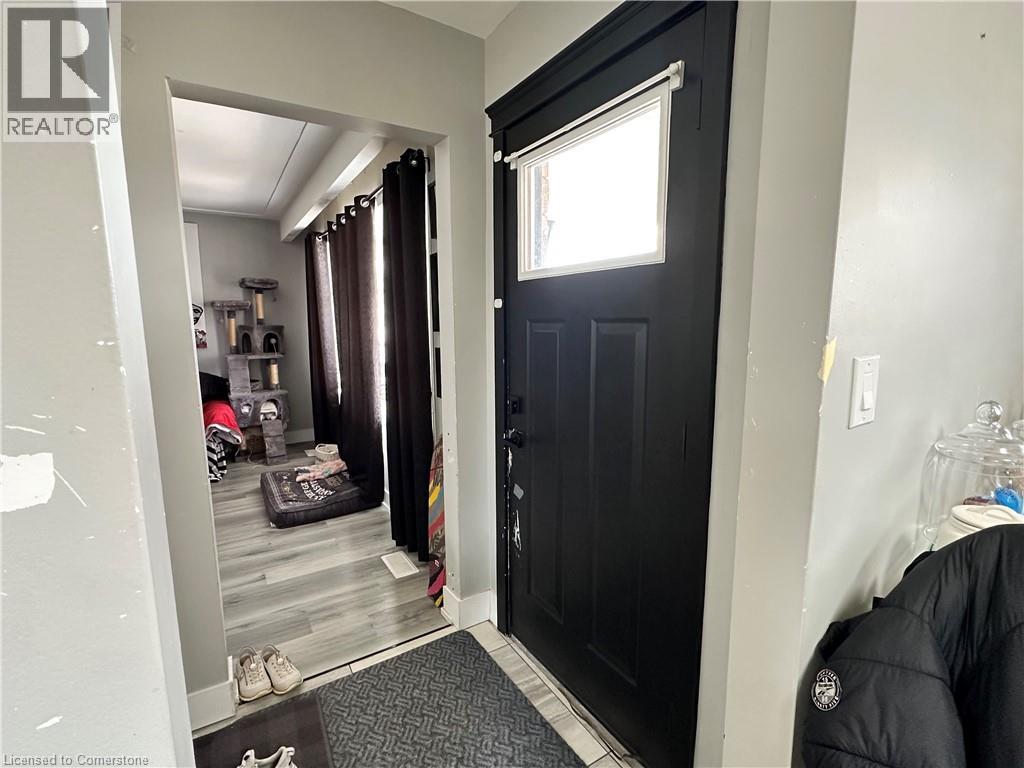14 Anson Avenue, Hamilton, Ontario  L8T 2X3 - Photo 4 - 40721371
