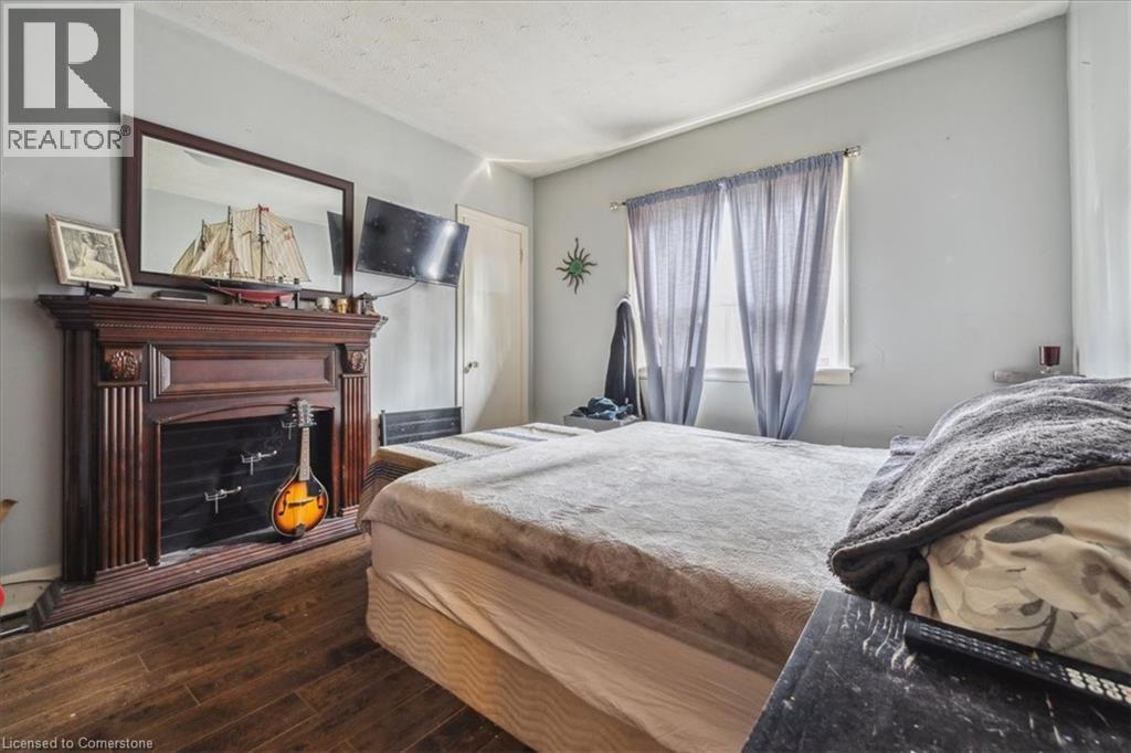 276 East 37th Street, Hamilton, Ontario  L8V 4B3 - Photo 7 - 40737741