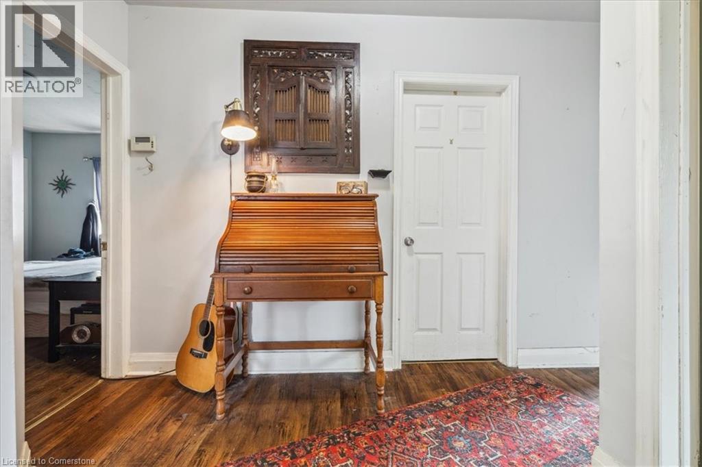 276 East 37th Street, Hamilton, Ontario  L8V 4B3 - Photo 6 - 40737741