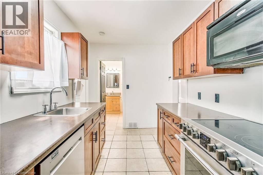 36 Barons Avenue N, Hamilton, Ontario  L8H 5A2 - Photo 6 - 40738855