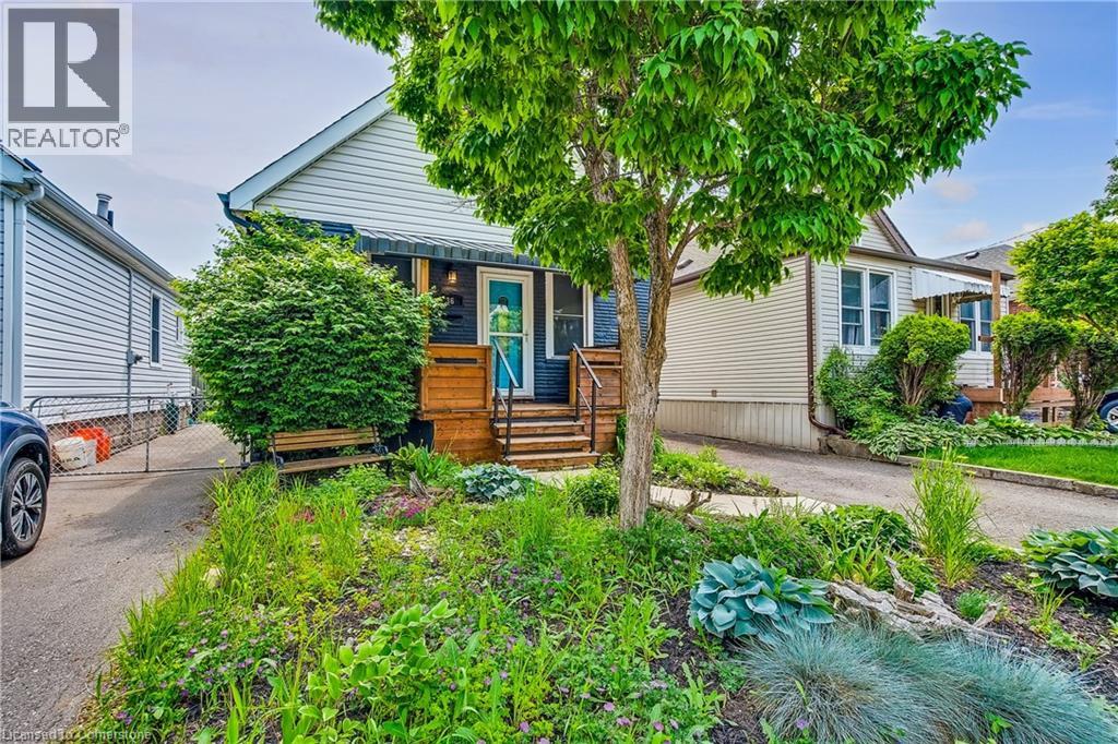 36 Barons Avenue N, Hamilton, Ontario  L8H 5A2 - Photo 2 - 40738855