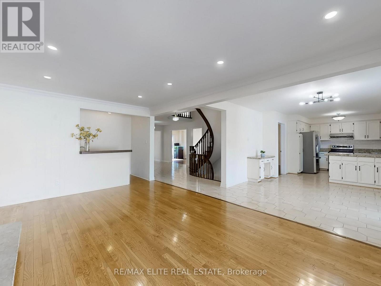 8 Millpond Place, Markham, Ontario L3P 6M4 - Photo 15 - N12351422