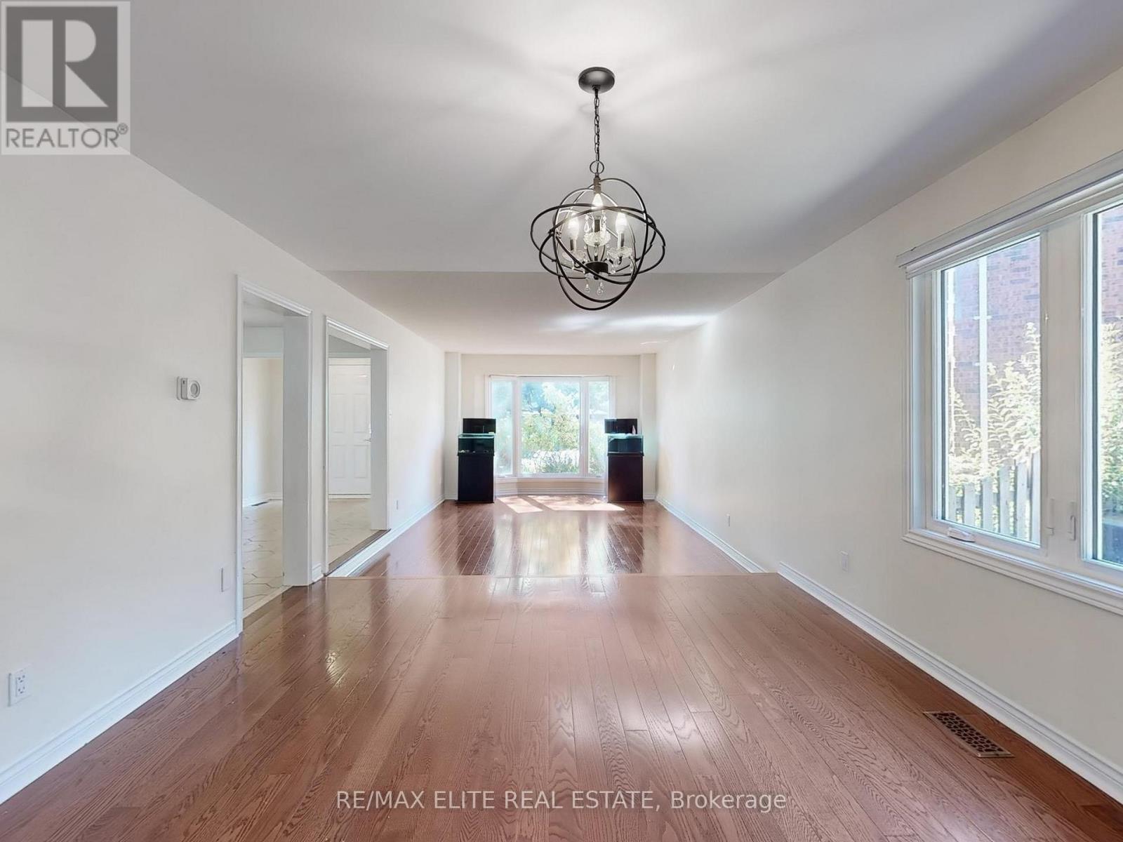 8 Millpond Place, Markham, Ontario L3P 6M4 - Photo 6 - N12351422