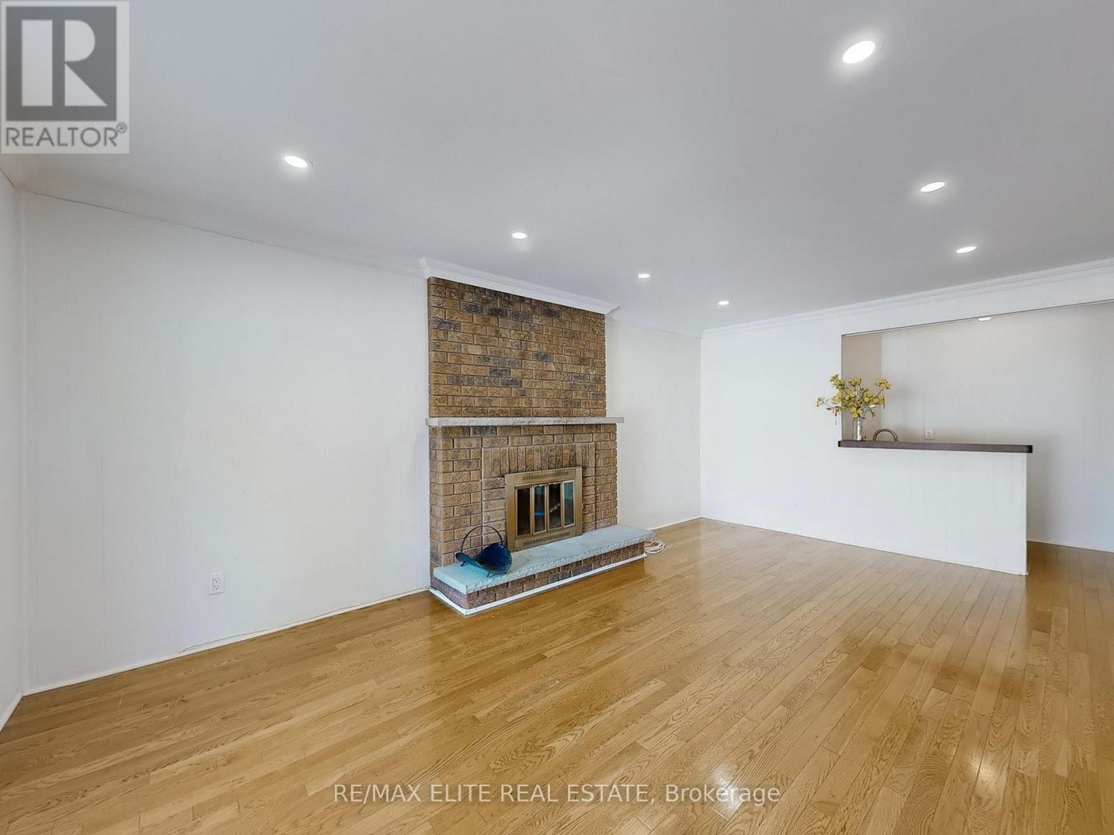 8 Millpond Place, Markham, Ontario L3P 6M4 - Photo 12 - N12351422