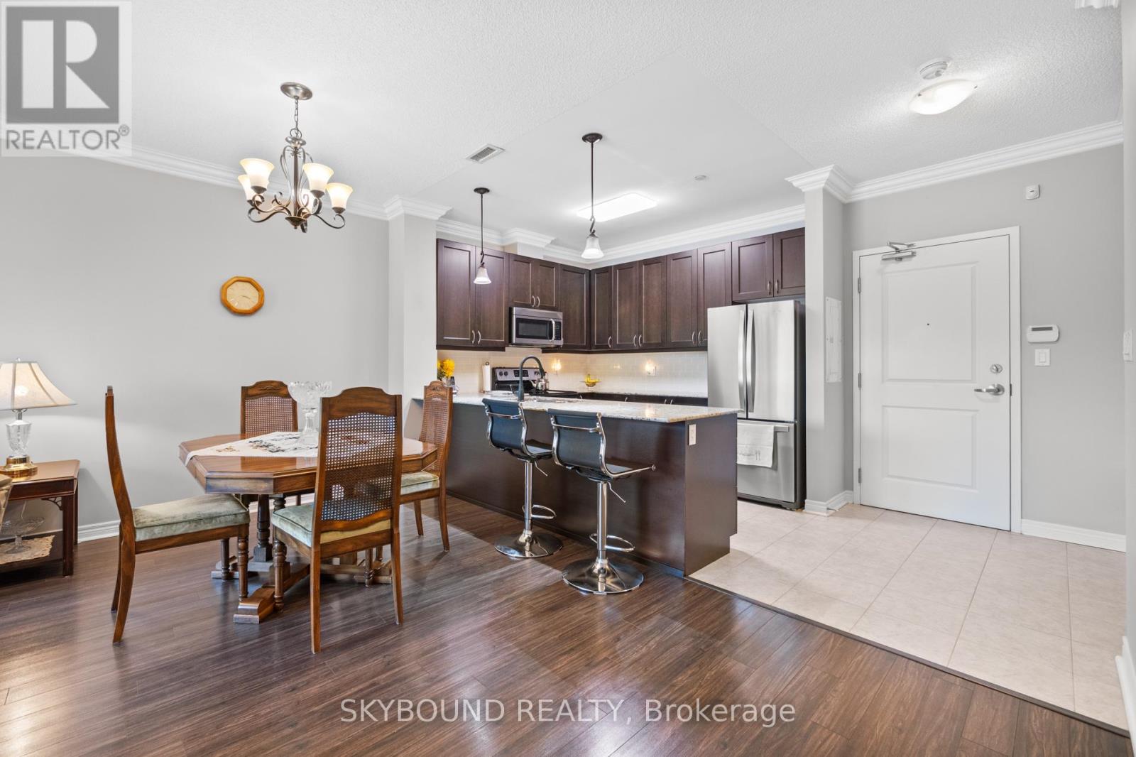 112 - 33 Whitmer Street, Milton, Ontario  L9T 8P9 - Photo 3 - W12295942