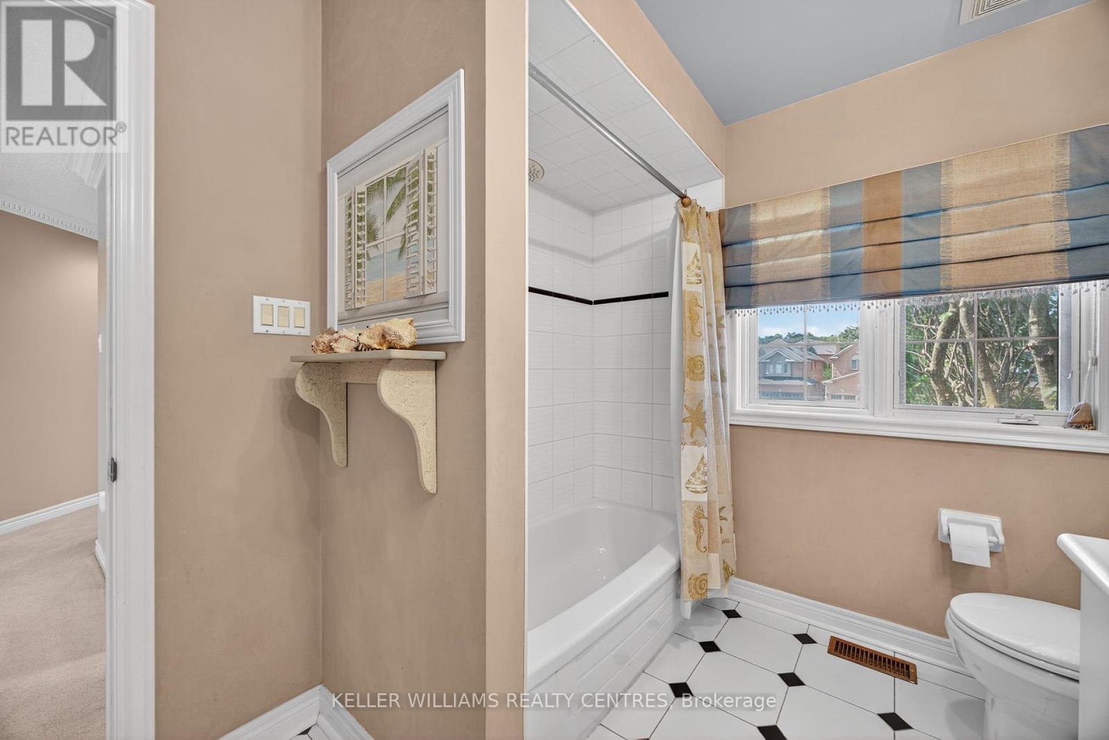 591 Plantation Gate, Newmarket, Ontario  L3X 2C2 - Photo 40 - N12351896