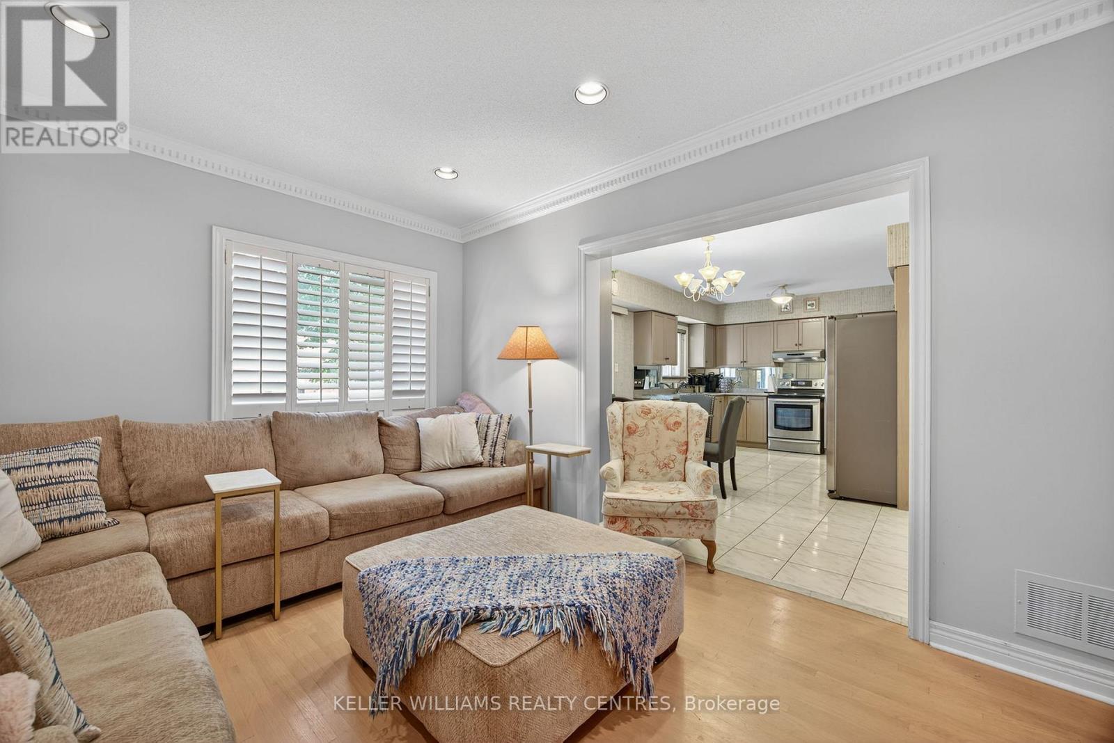 591 Plantation Gate, Newmarket, Ontario  L3X 2C2 - Photo 8 - N12351896