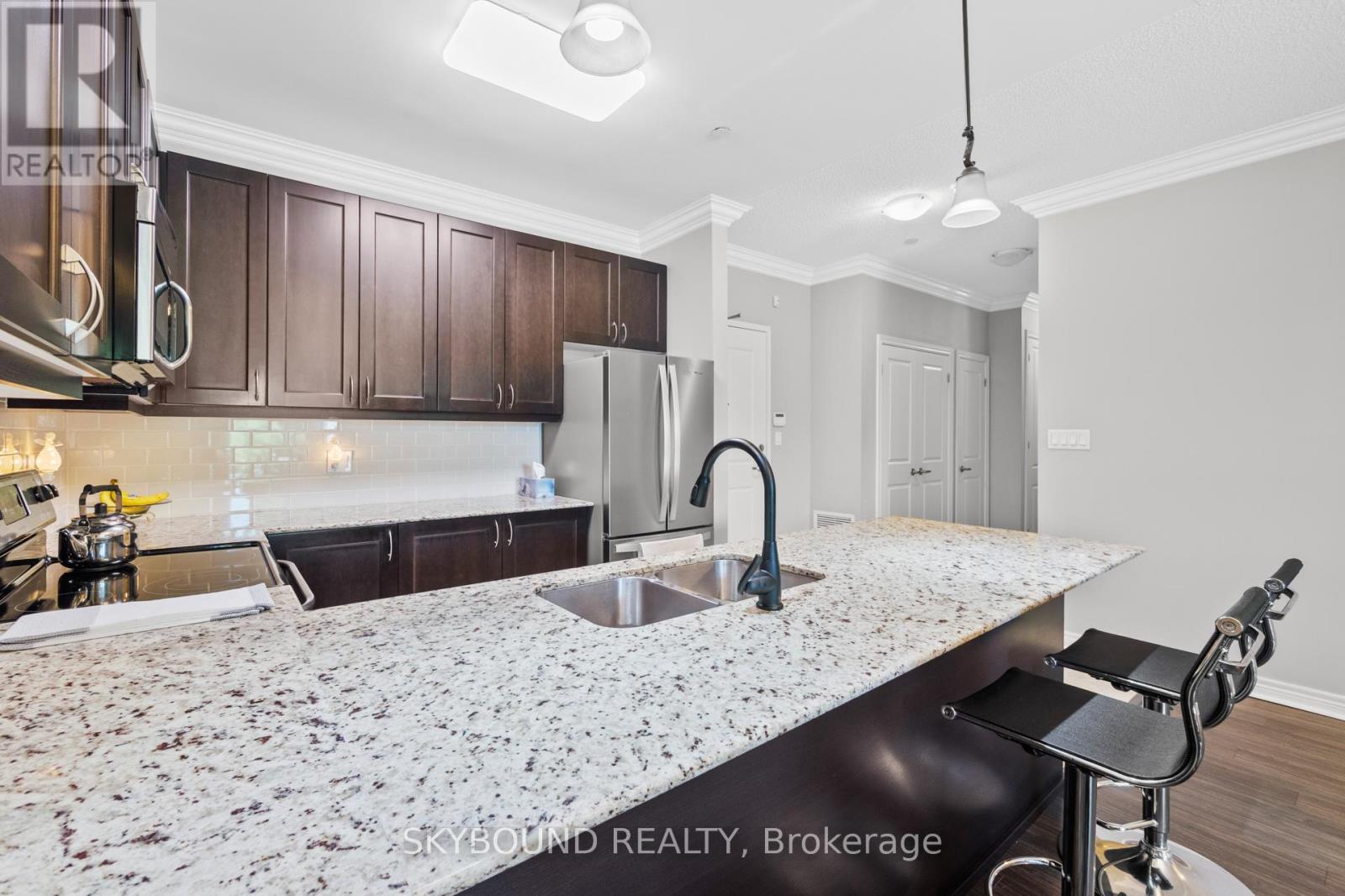 112 - 33 Whitmer Street, Milton, Ontario  L9T 8P9 - Photo 11 - W12295942