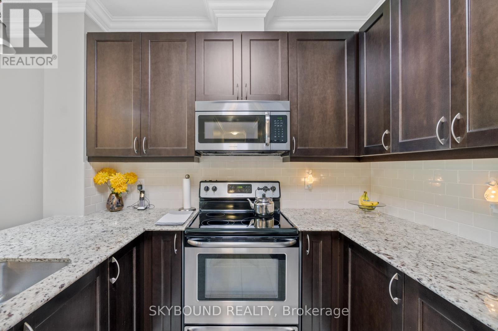 112 - 33 Whitmer Street, Milton, Ontario  L9T 8P9 - Photo 6 - W12295942