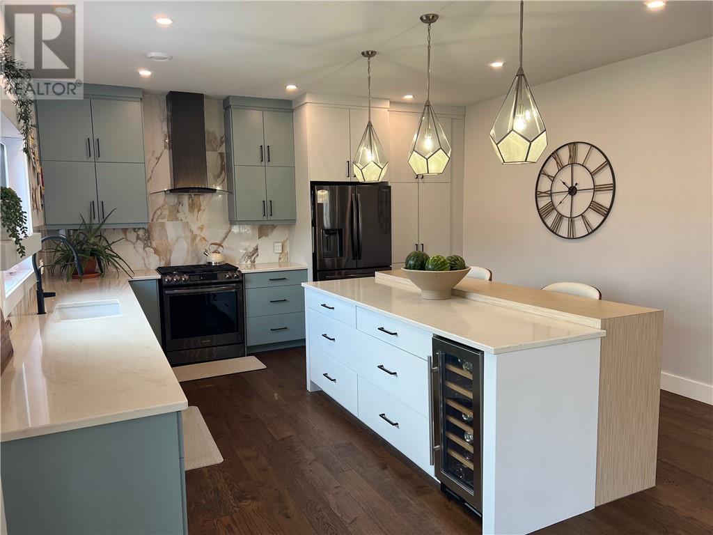 Property at 164 Countryside Drive image 3