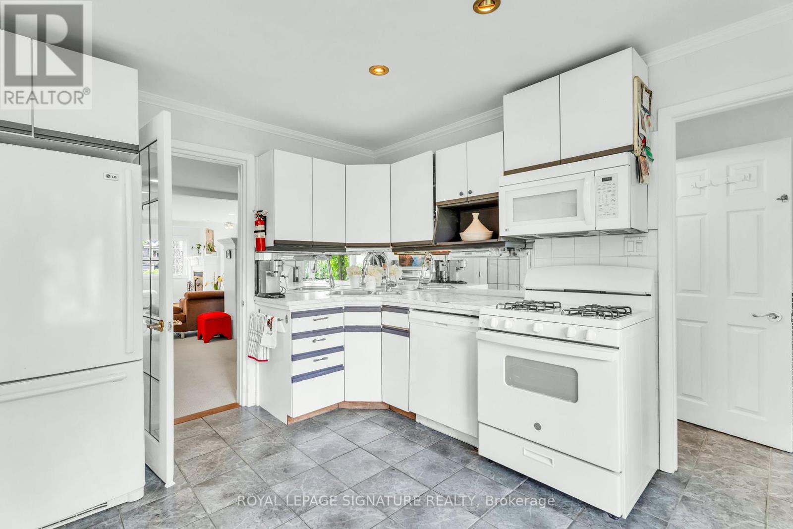 2295 Belyea Street, Oakville, Ontario  L6L 1N7 - Photo 25 - W12326205
