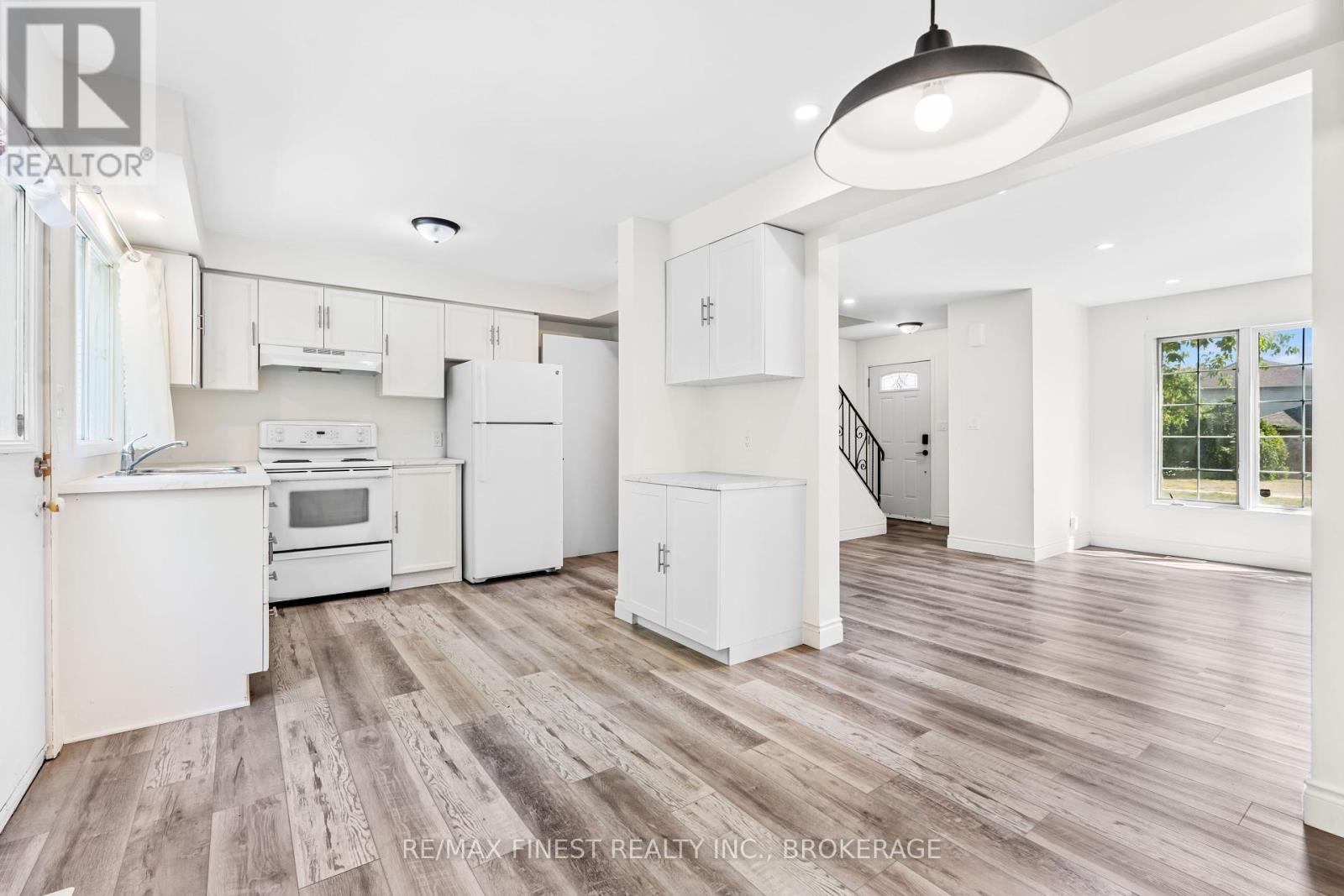 347 Kingsdale Avenue, Kingston, Ontario  K7M 7Z1 - Photo 11 - X12351939