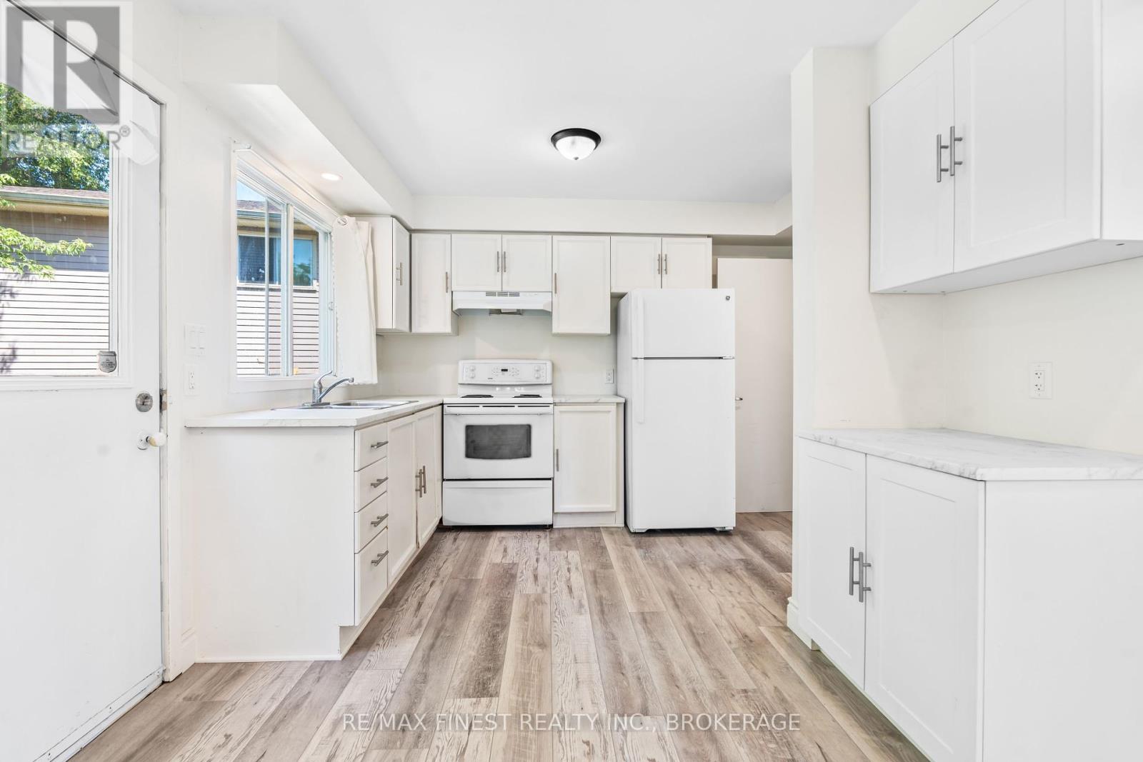 347 Kingsdale Avenue, Kingston, Ontario  K7M 7Z1 - Photo 13 - X12351939
