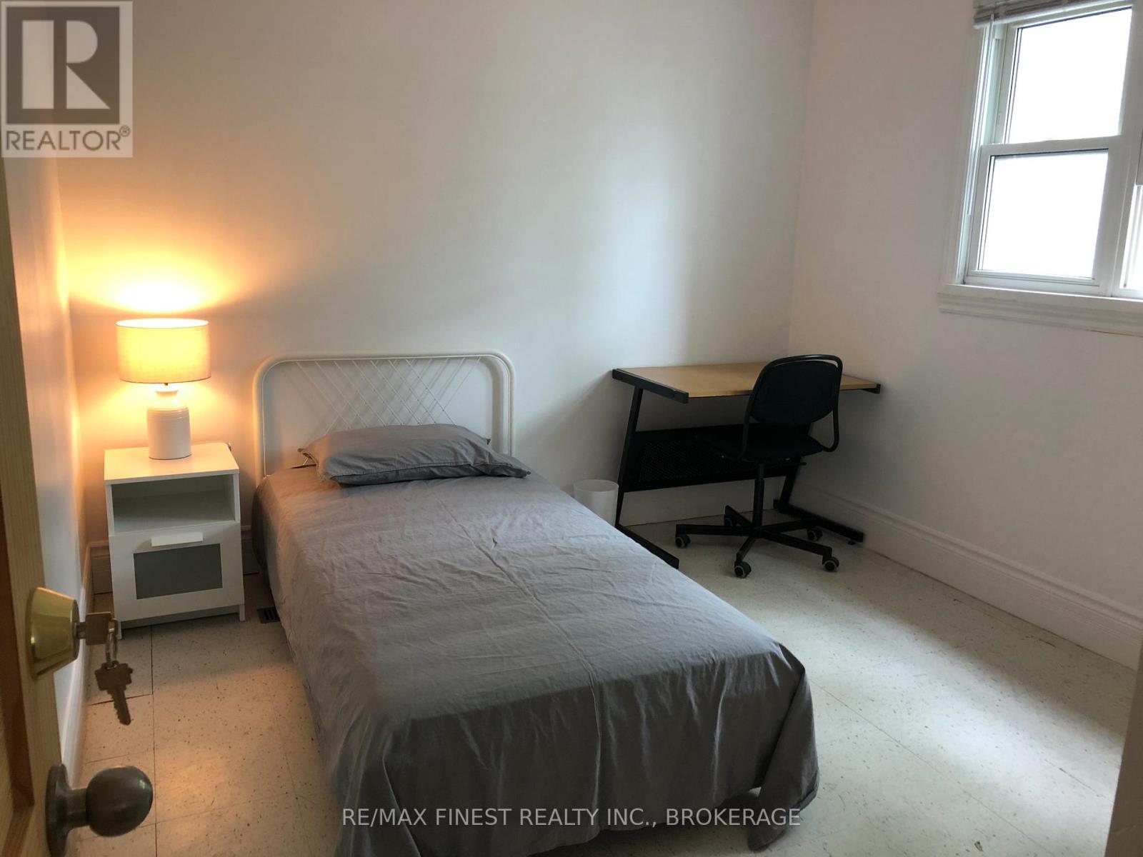 321 Regent Street, Kingston, Ontario  K7L 4K7 - Photo 13 - X12351991