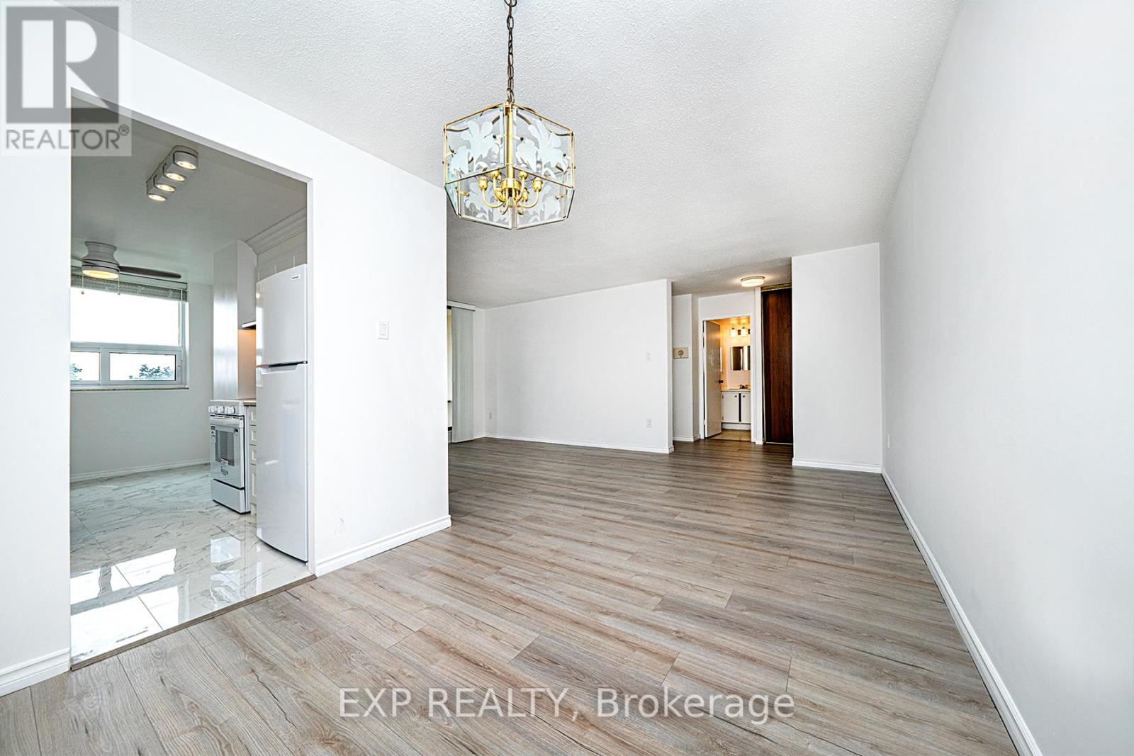 512 - 3 Lisa Street, Brampton, Ontario L6T 4A2 - Photo 11 - W12351885