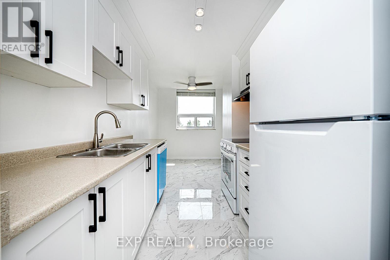 512 - 3 Lisa Street, Brampton, Ontario L6T 4A2 - Photo 12 - W12351885