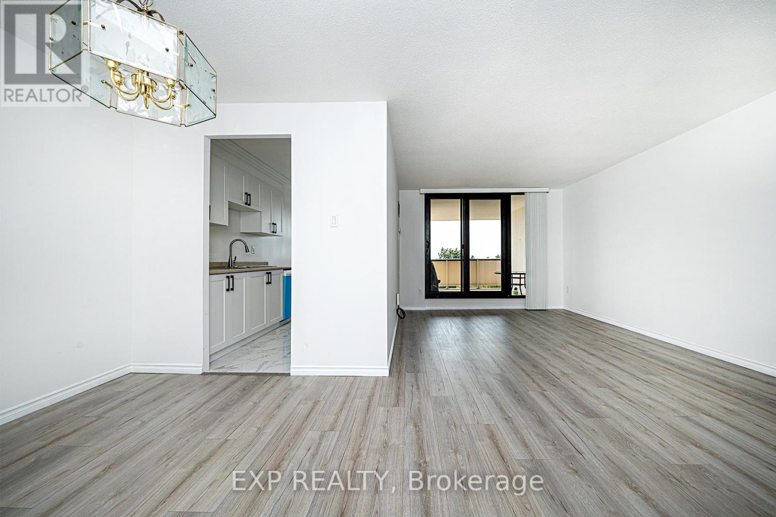 512 - 3 Lisa Street, Brampton, Ontario L6T 4A2 - Photo 9 - W12351885