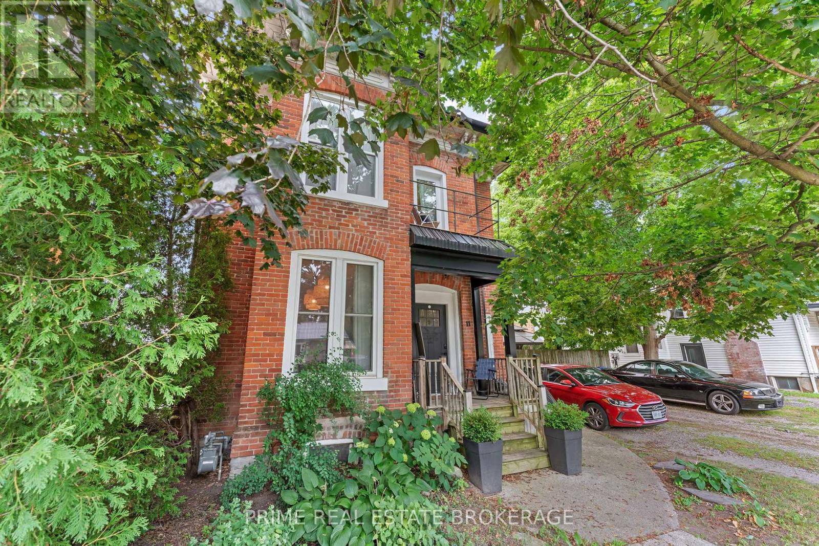 11 Maple Street W, Aylmer, Ontario  N5H 1B8 - Photo 1 - X12351139
