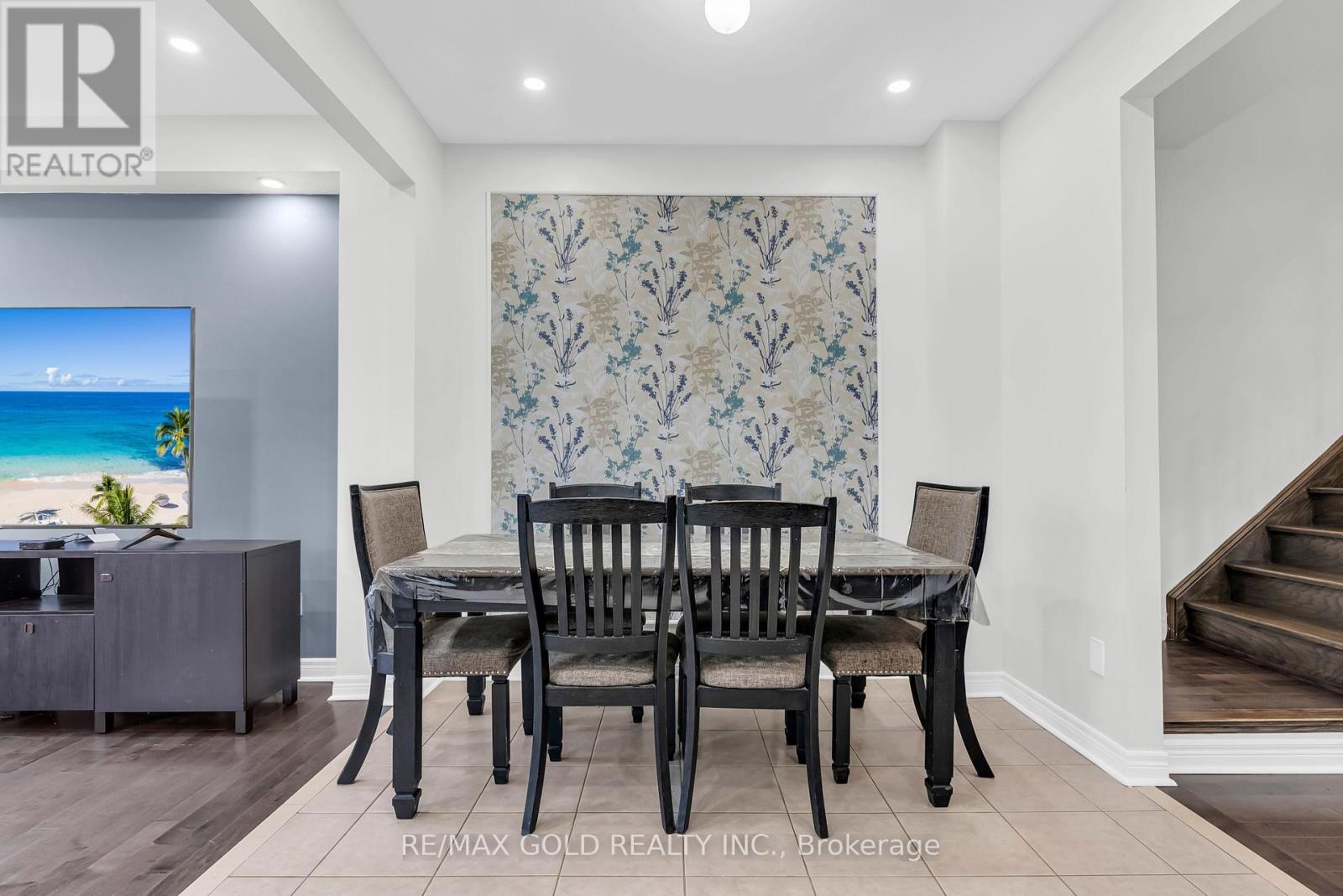 564 Bessborough Drive, Milton, Ontario  L9T 7V2 - Photo 17 - W12307748