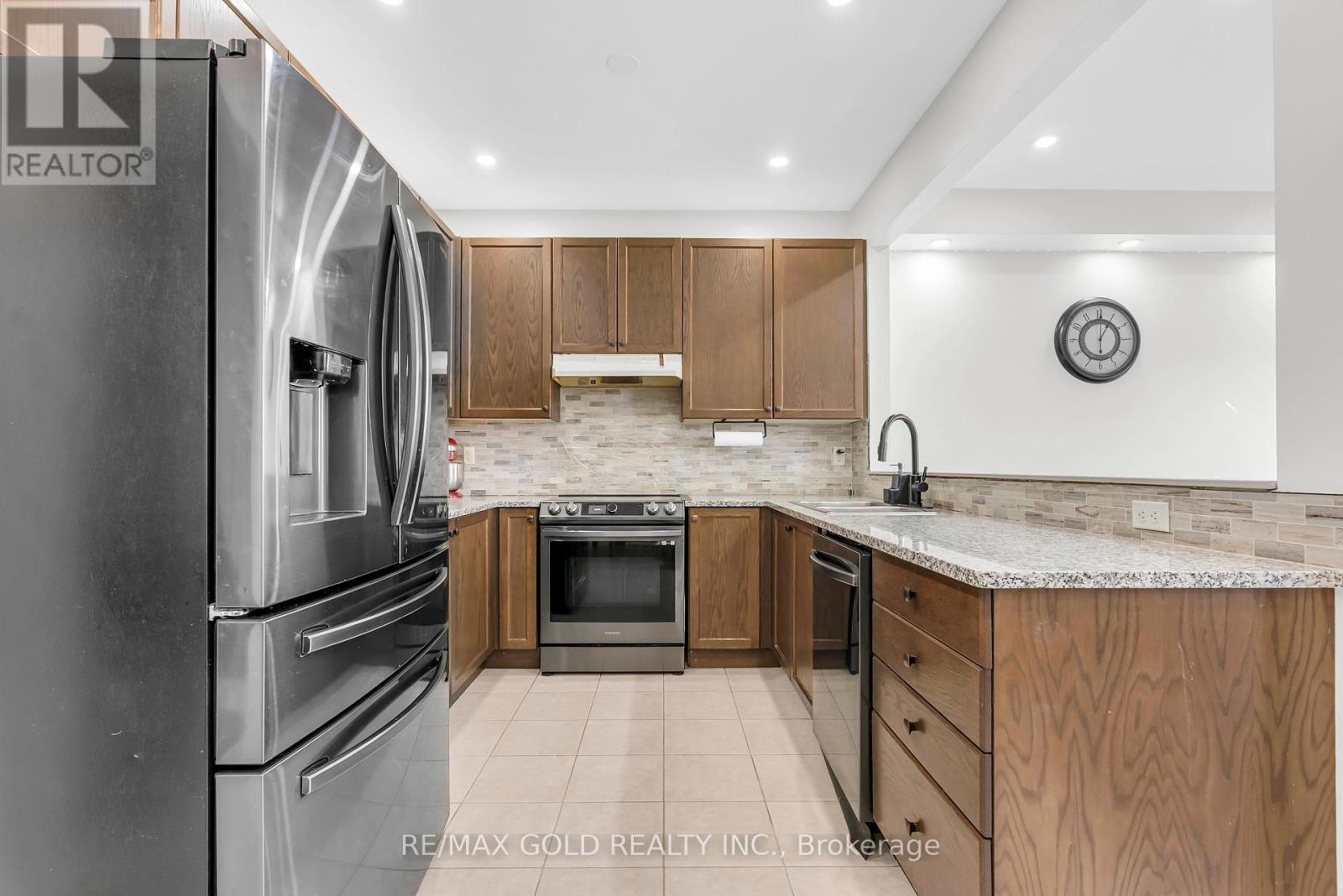 564 Bessborough Drive, Milton, Ontario  L9T 7V2 - Photo 13 - W12307748