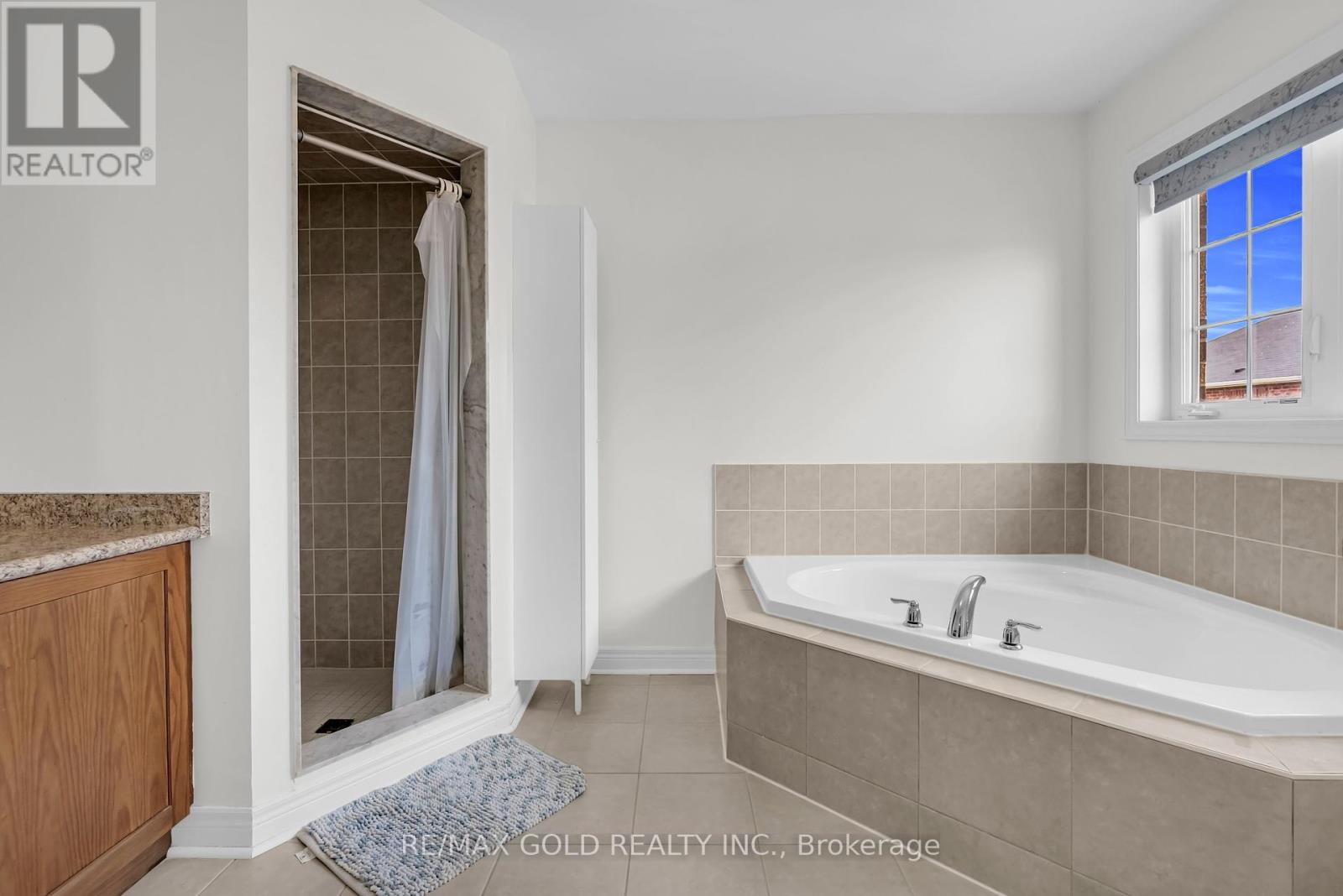 564 Bessborough Drive, Milton, Ontario  L9T 7V2 - Photo 21 - W12307748