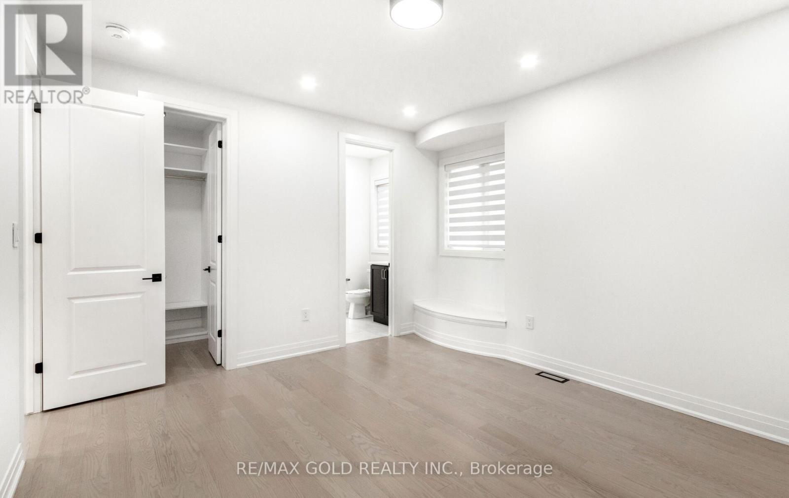 1364 Aymond Crescent, Oakville, Ontario  L6H 7W9 - Photo 31 - W12317460
