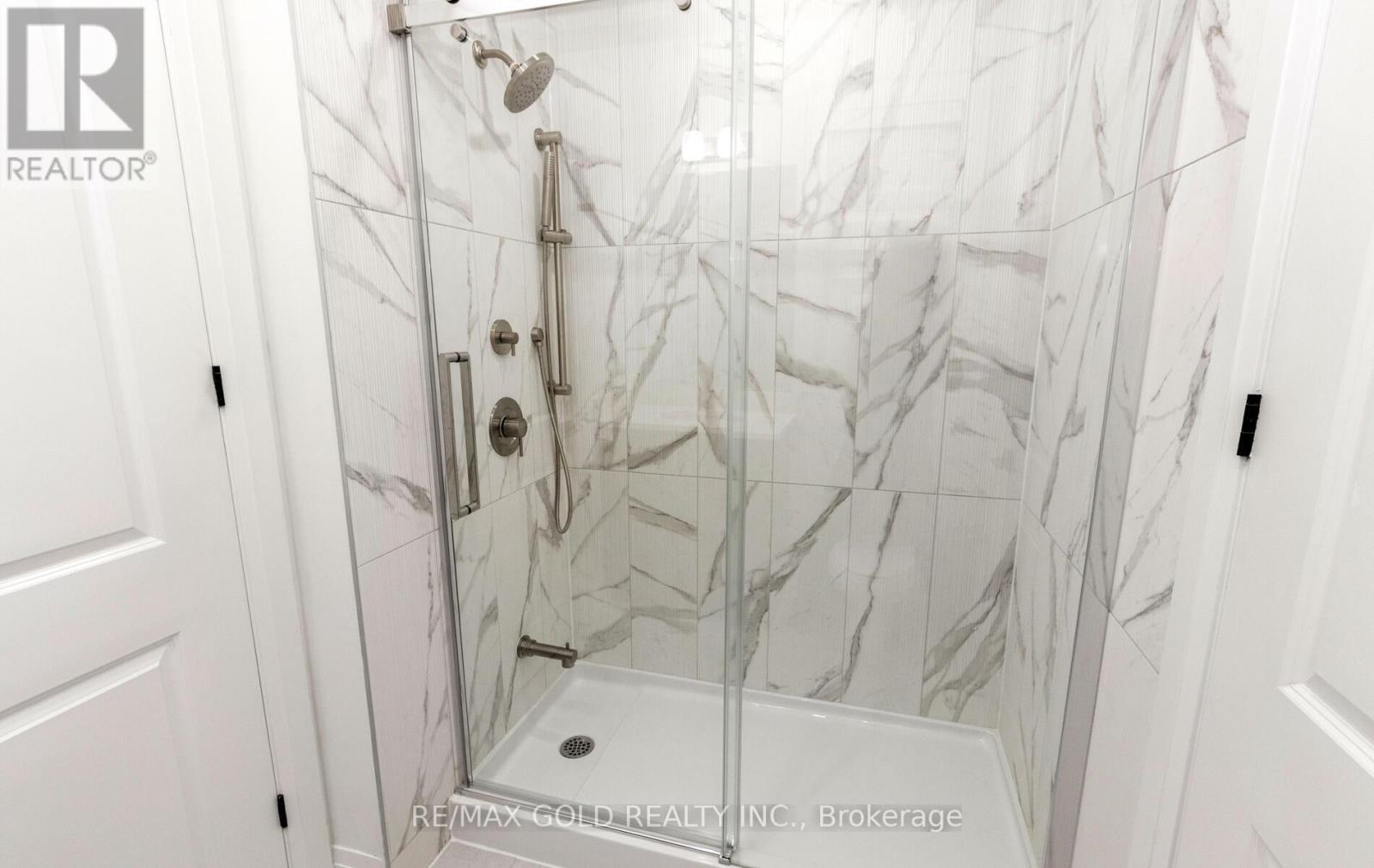 1364 Aymond Crescent, Oakville, Ontario  L6H 7W9 - Photo 35 - W12317460