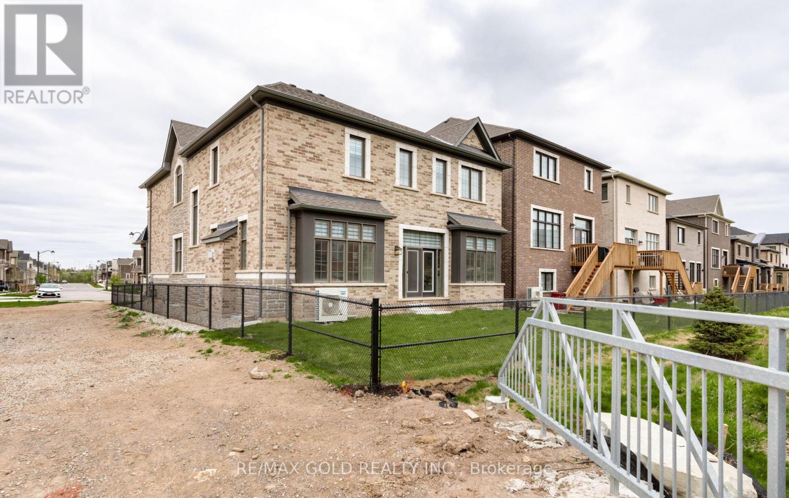 1364 Aymond Crescent, Oakville, Ontario  L6H 7W9 - Photo 40 - W12317460