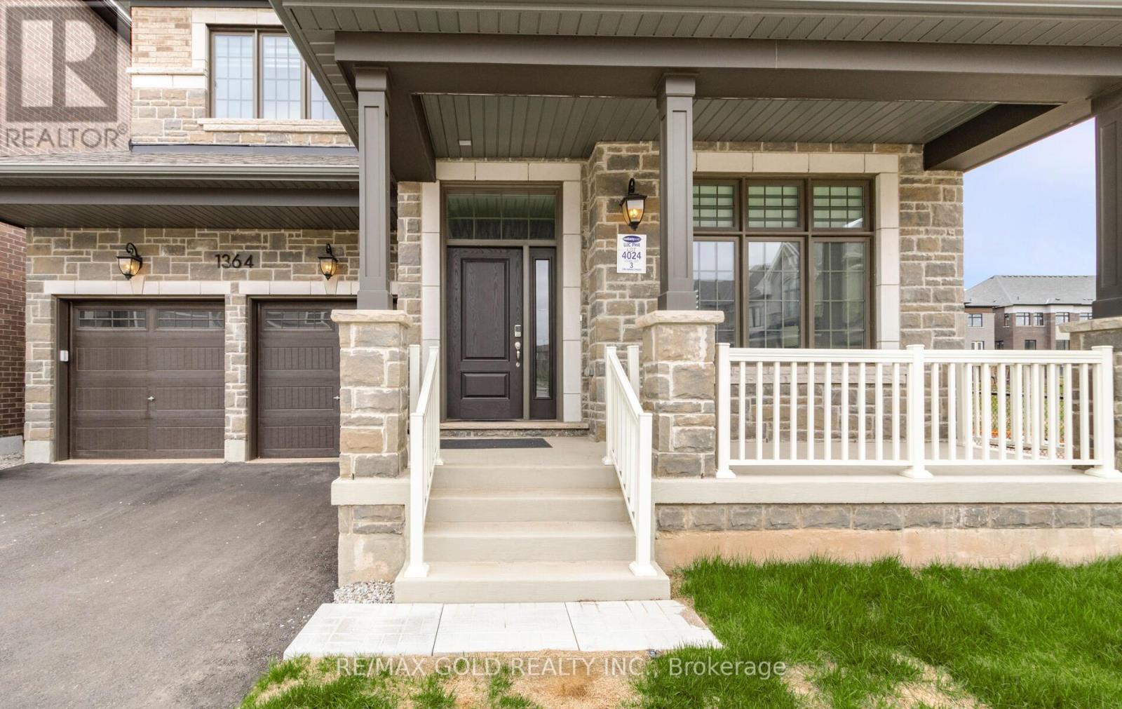 1364 Aymond Crescent, Oakville, Ontario  L6H 7W9 - Photo 2 - W12317460