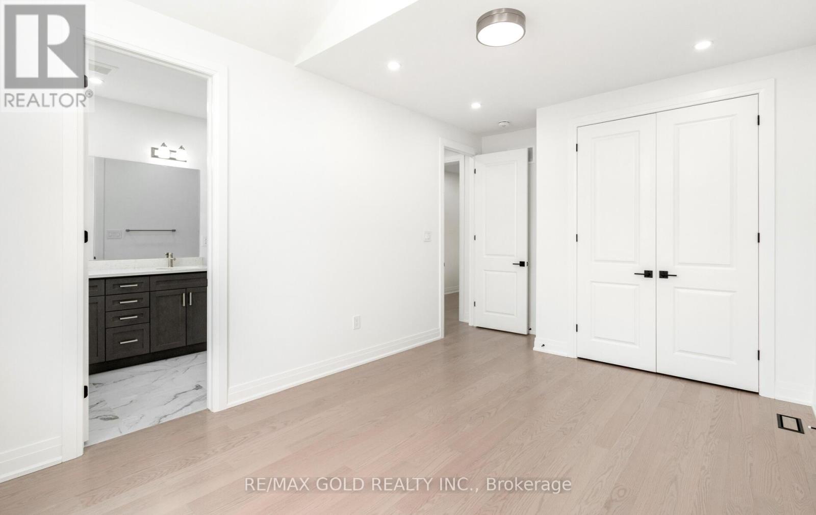 1364 Aymond Crescent, Oakville, Ontario  L6H 7W9 - Photo 37 - W12317460