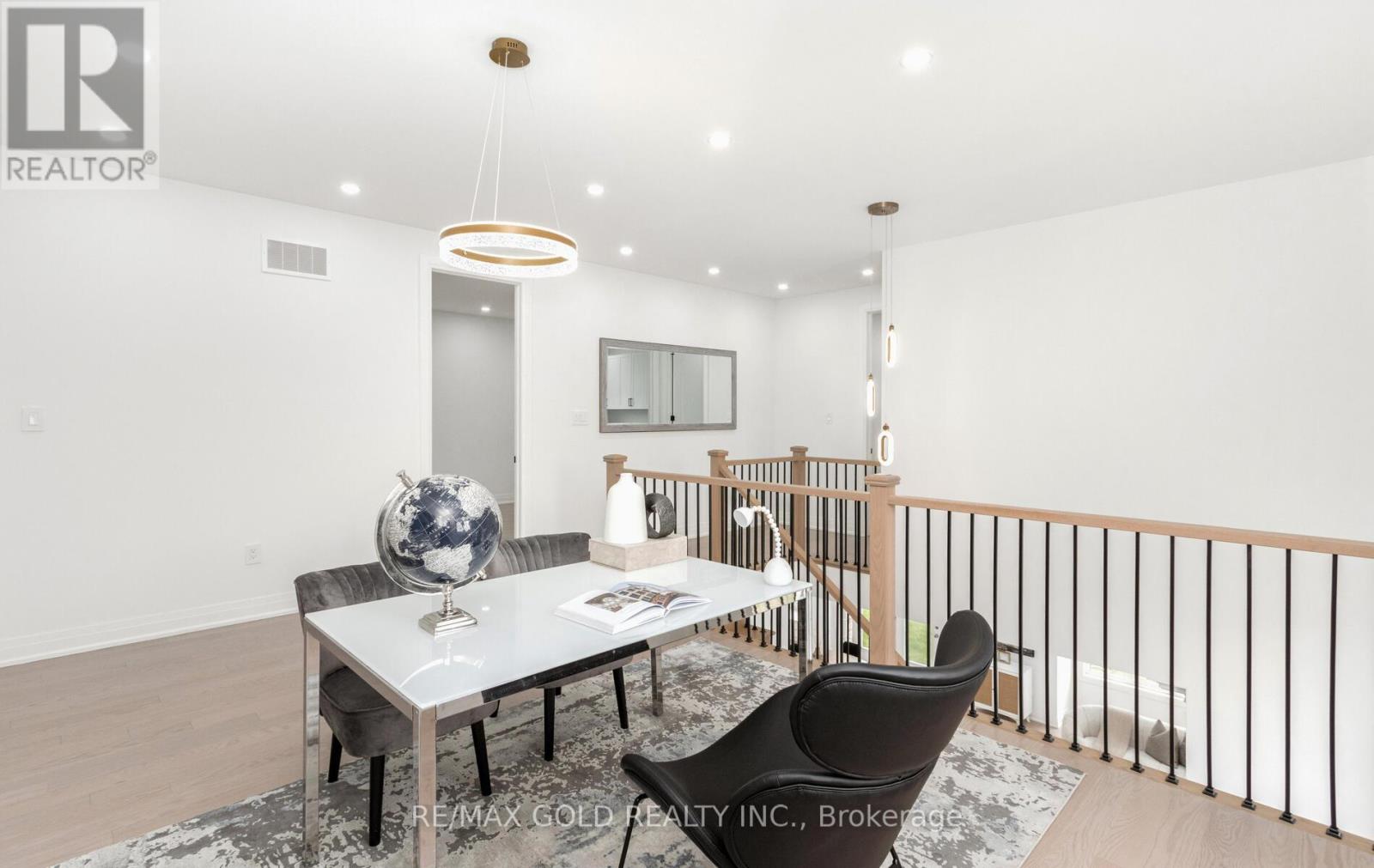 1364 Aymond Crescent, Oakville, Ontario  L6H 7W9 - Photo 24 - W12317460