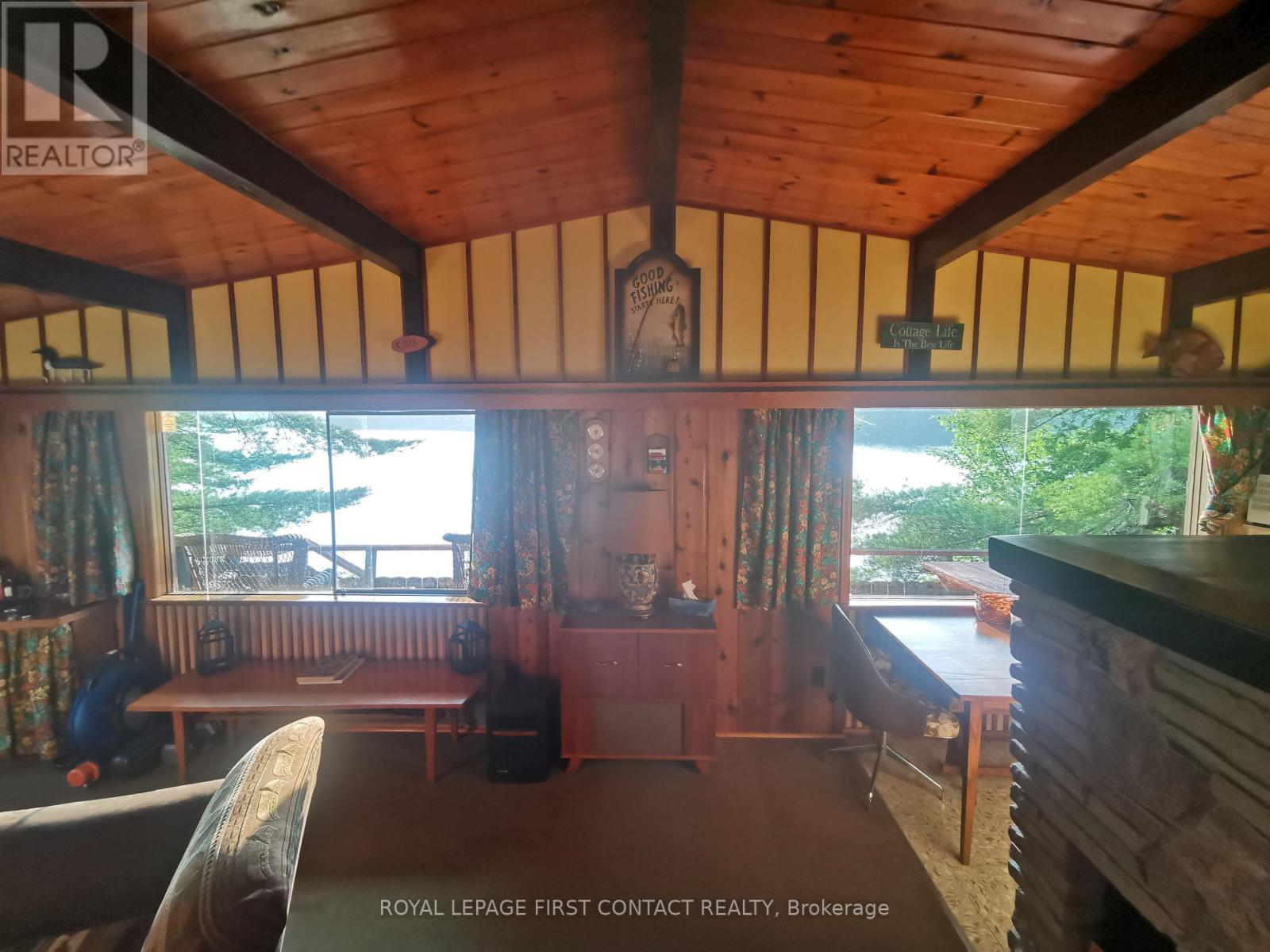 111 Healey Lake Water, The Archipelago, Ontario  P0C 1H0 - Photo 2 - X12299397