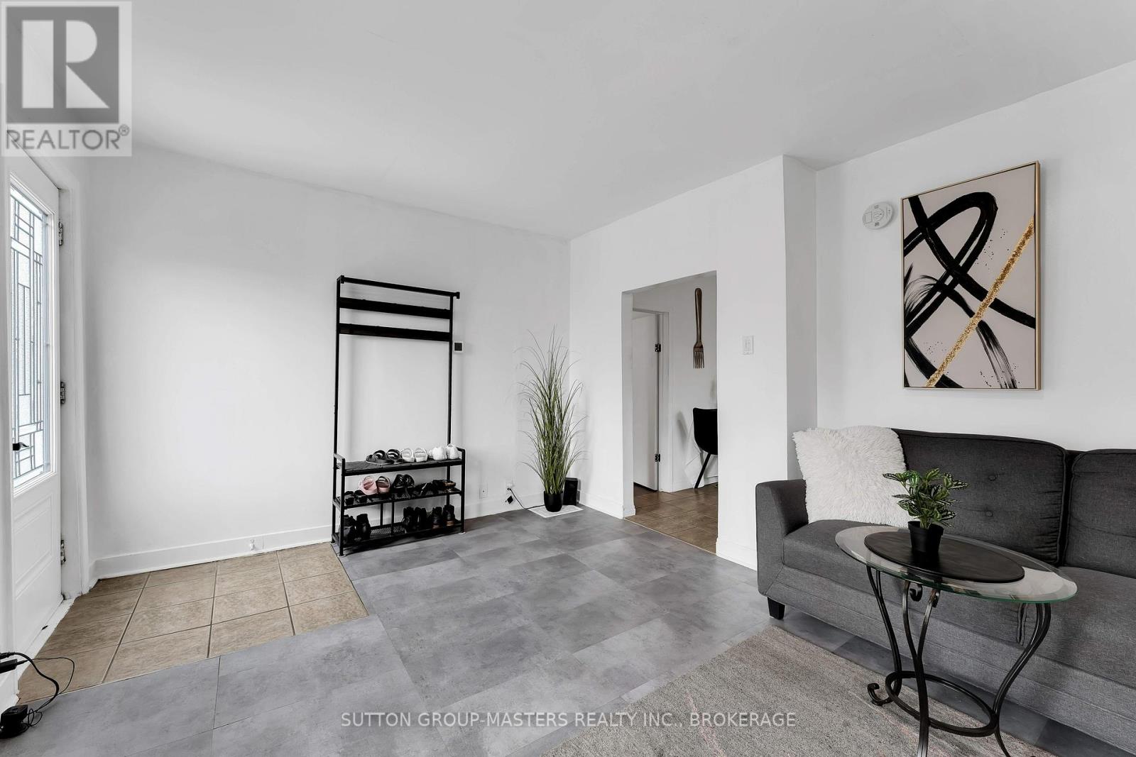 Property at 11 KINGSCOURT AVENUE image 4