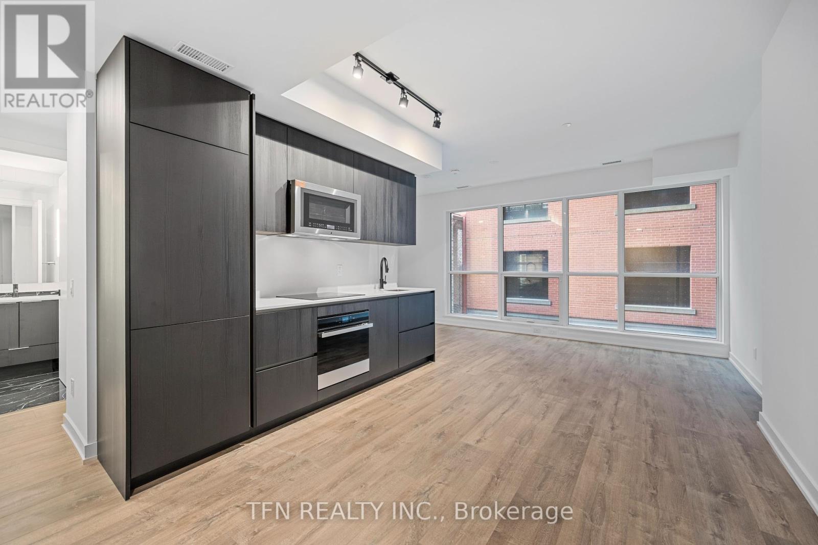 301 - 327 King Street W, Toronto, Ontario M5V 0W7 - Photo 1 - C12351976