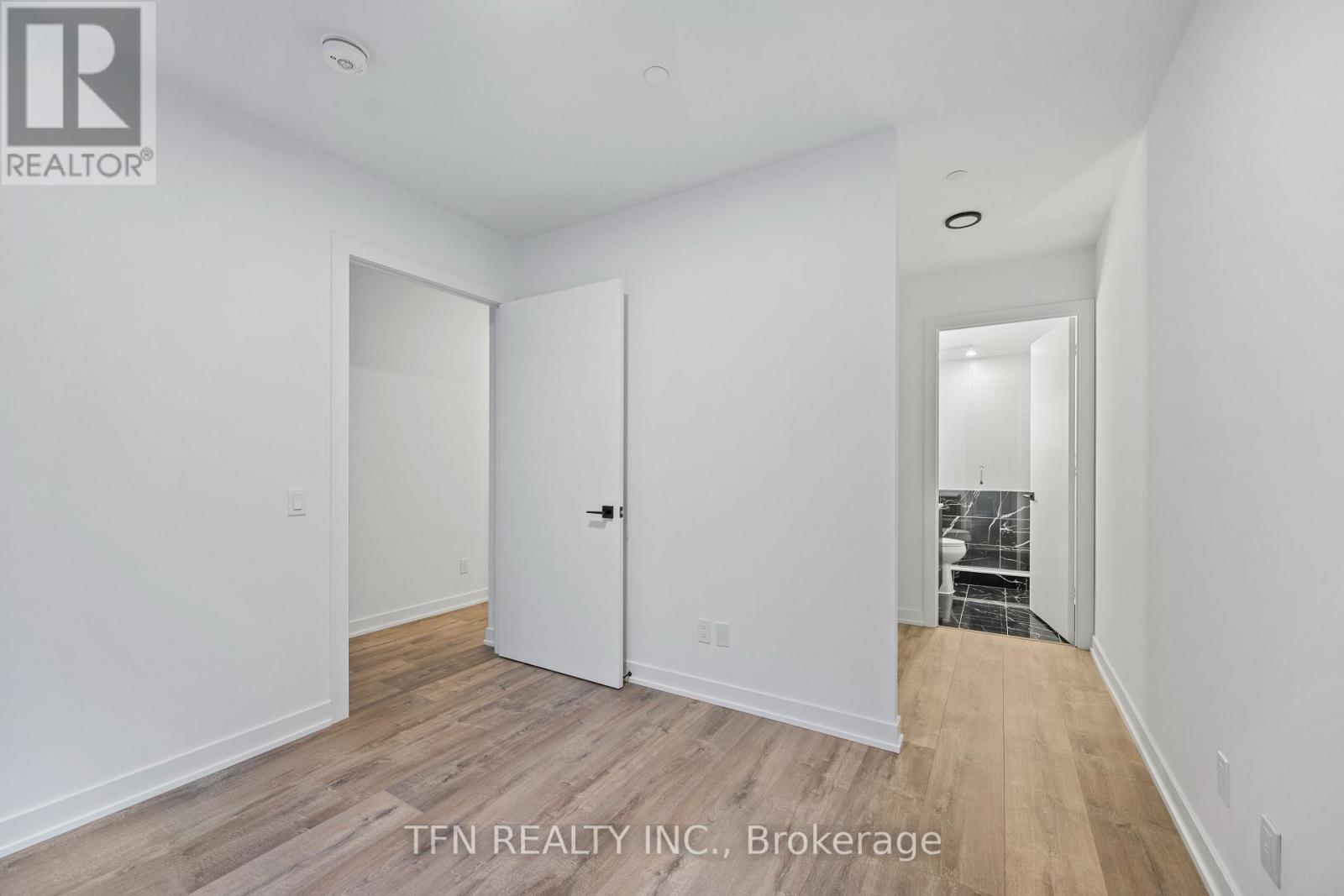 301 - 327 King Street W, Toronto, Ontario M5V 0W7 - Photo 11 - C12351976