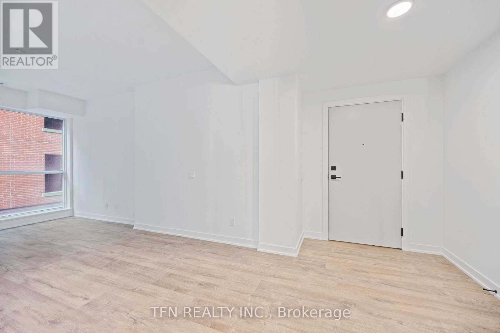 301 - 327 King Street W, Toronto, Ontario M5V 0W7 - Photo 5 - C12351976