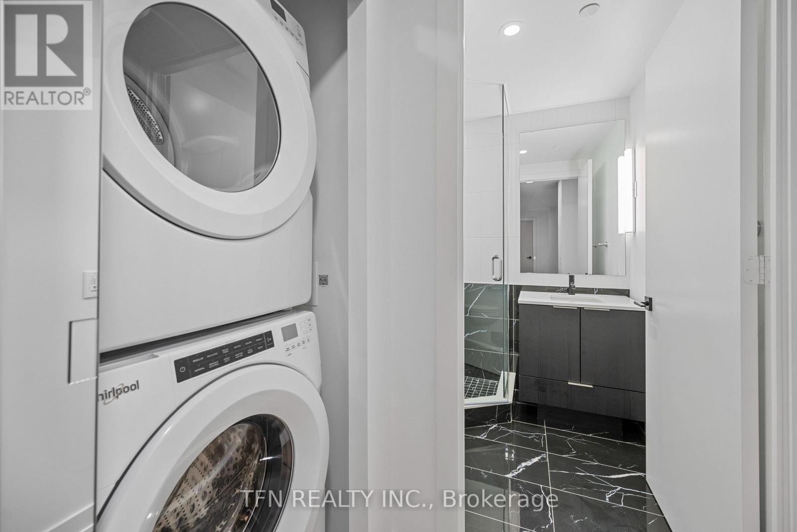 301 - 327 King Street W, Toronto, Ontario M5V 0W7 - Photo 6 - C12351976