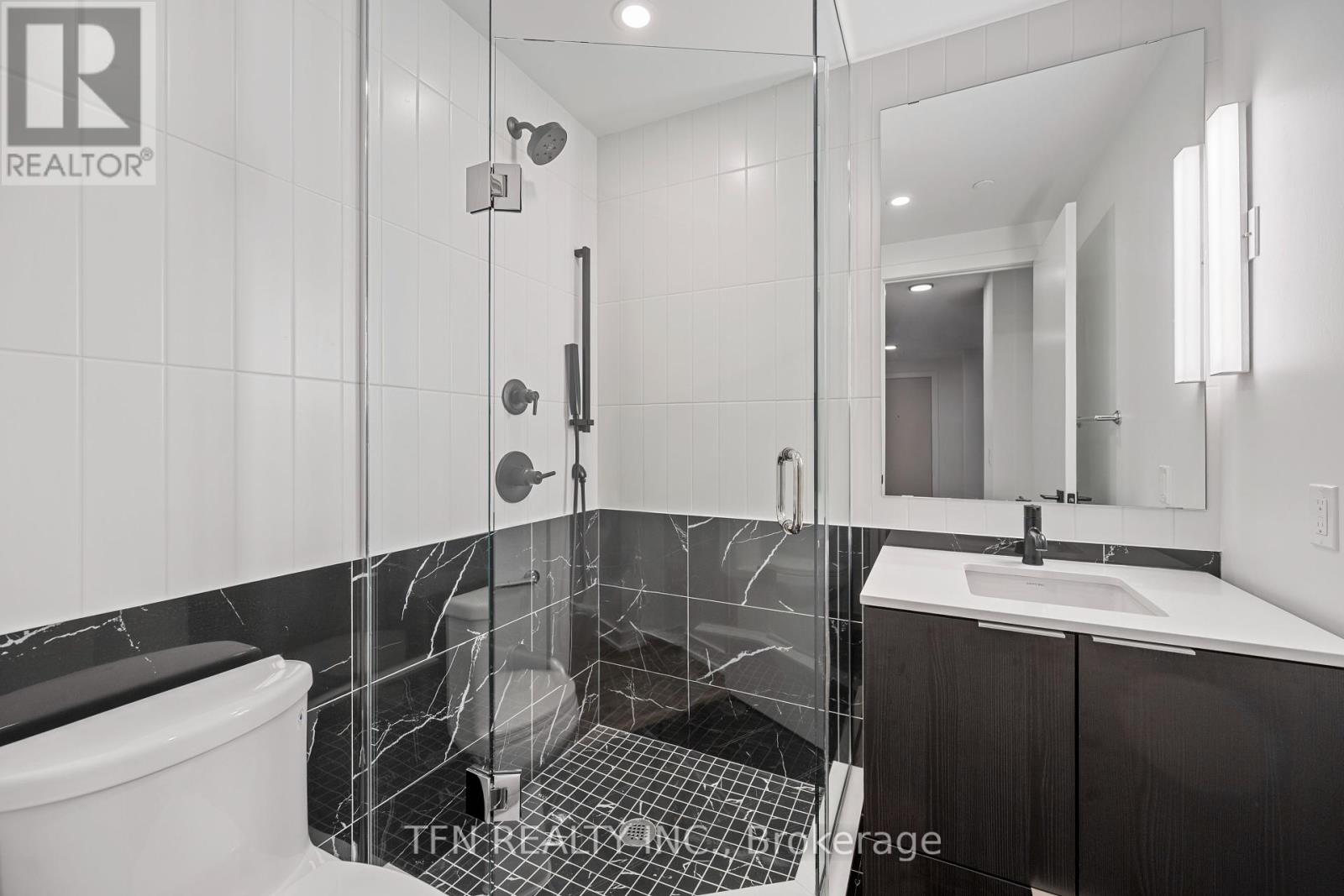 301 - 327 King Street W, Toronto, Ontario M5V 0W7 - Photo 7 - C12351976