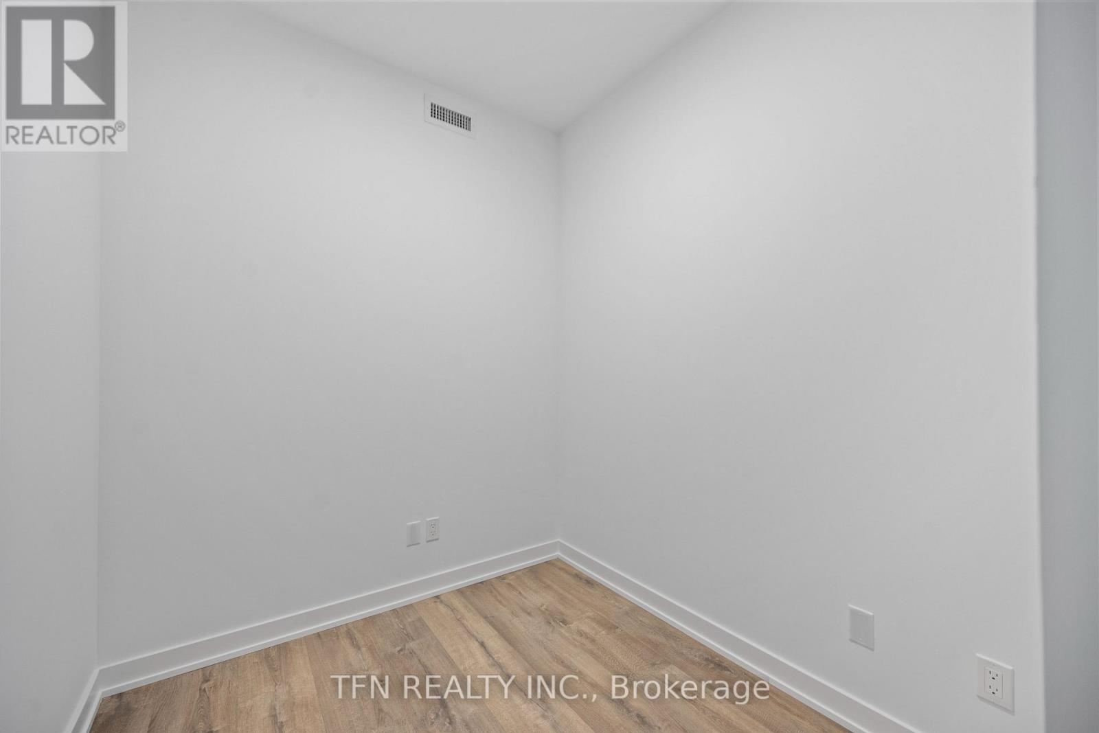 301 - 327 King Street W, Toronto, Ontario M5V 0W7 - Photo 9 - C12351976