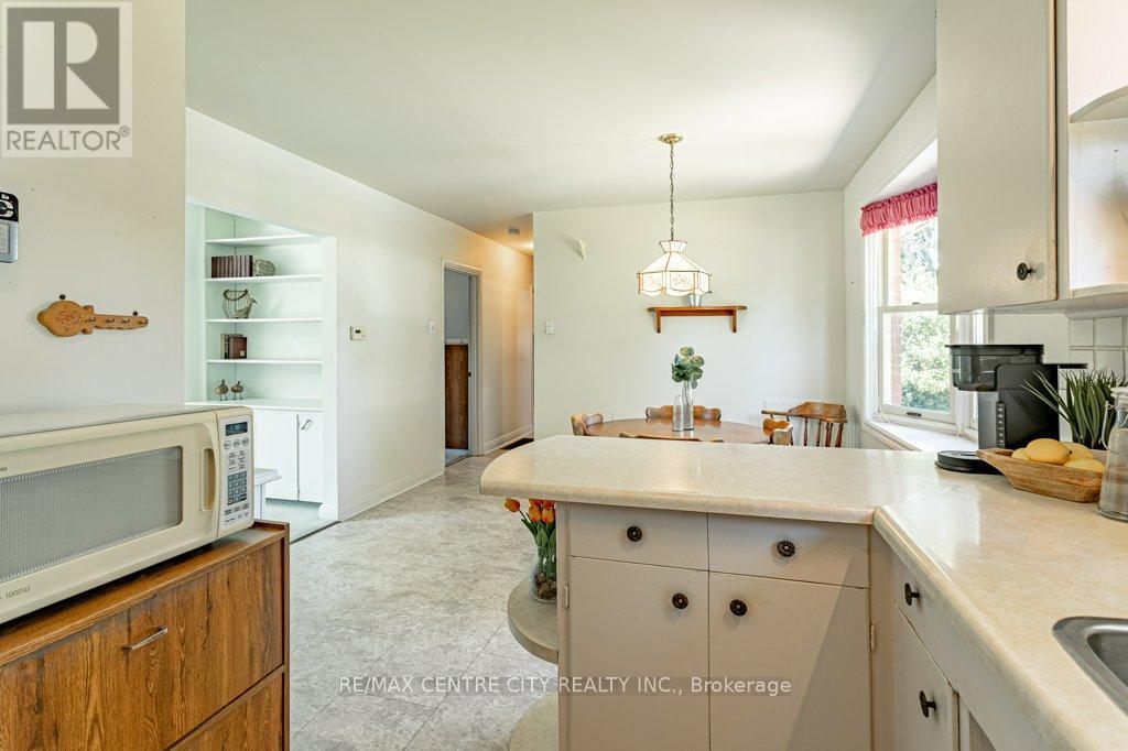 6792 Beattie Street, London South, Ontario  N6P 1A7 - Photo 10 - X12352118