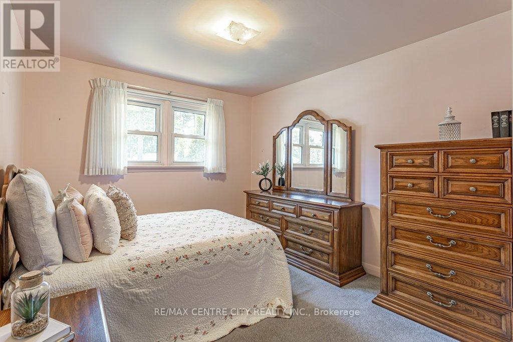6792 Beattie Street, London South, Ontario  N6P 1A7 - Photo 12 - X12352118