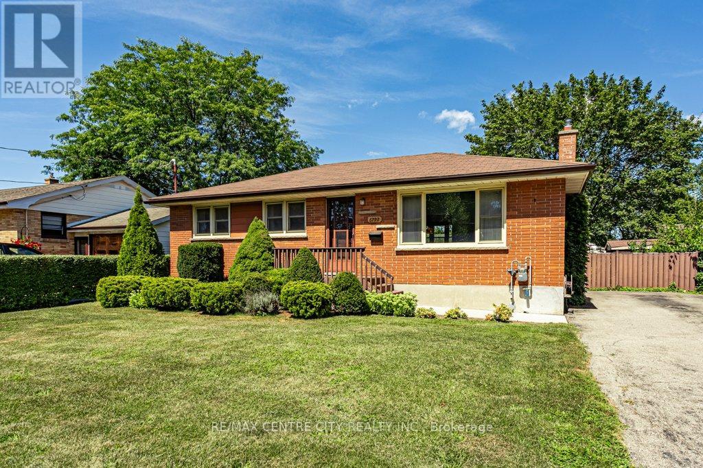 6792 Beattie Street, London South, Ontario  N6P 1A7 - Photo 3 - X12352118